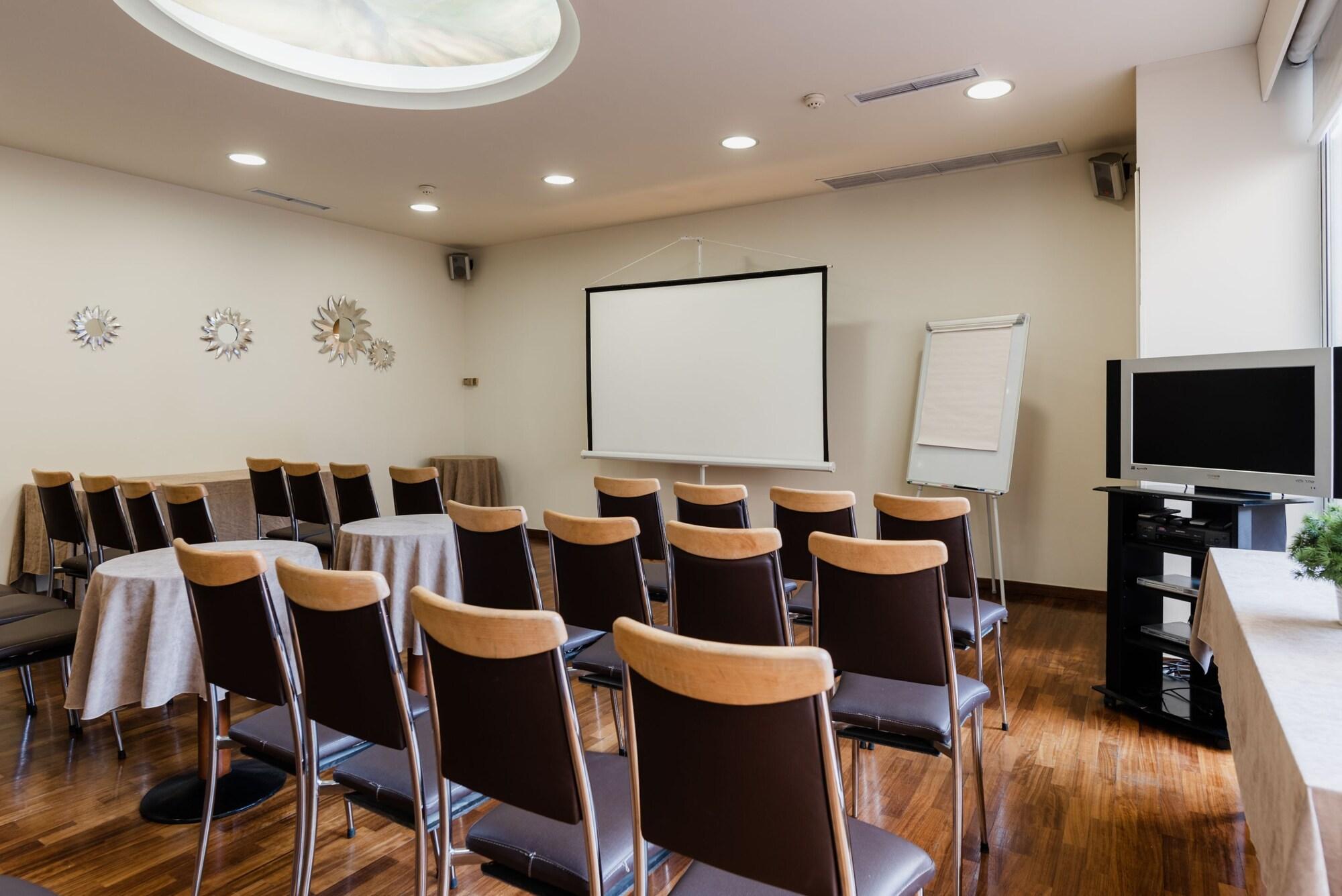 Sala de Reuniones Acropolis Select Hotel