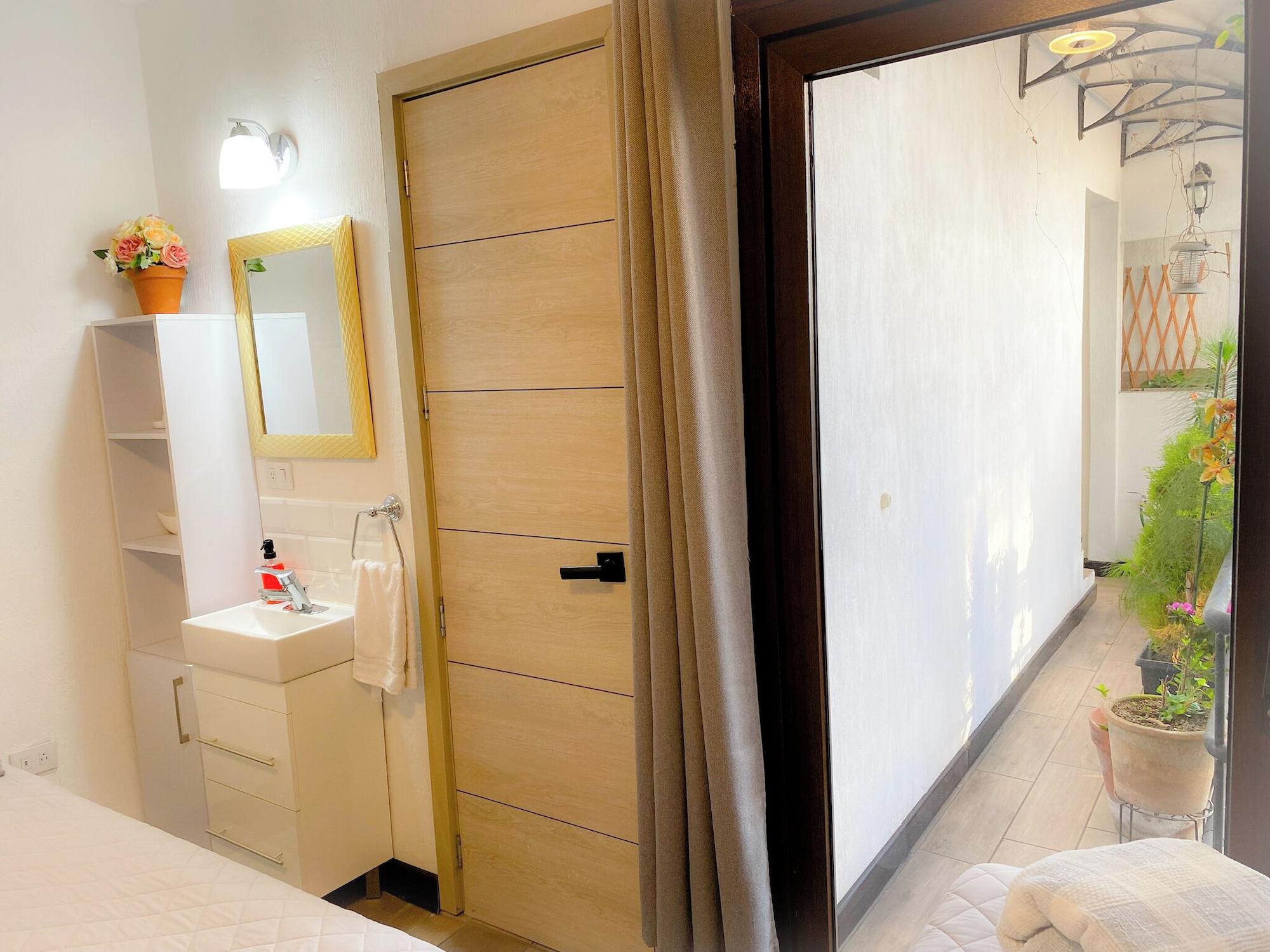 Equipamiento de Habitación FAMILY INN ZONA 12