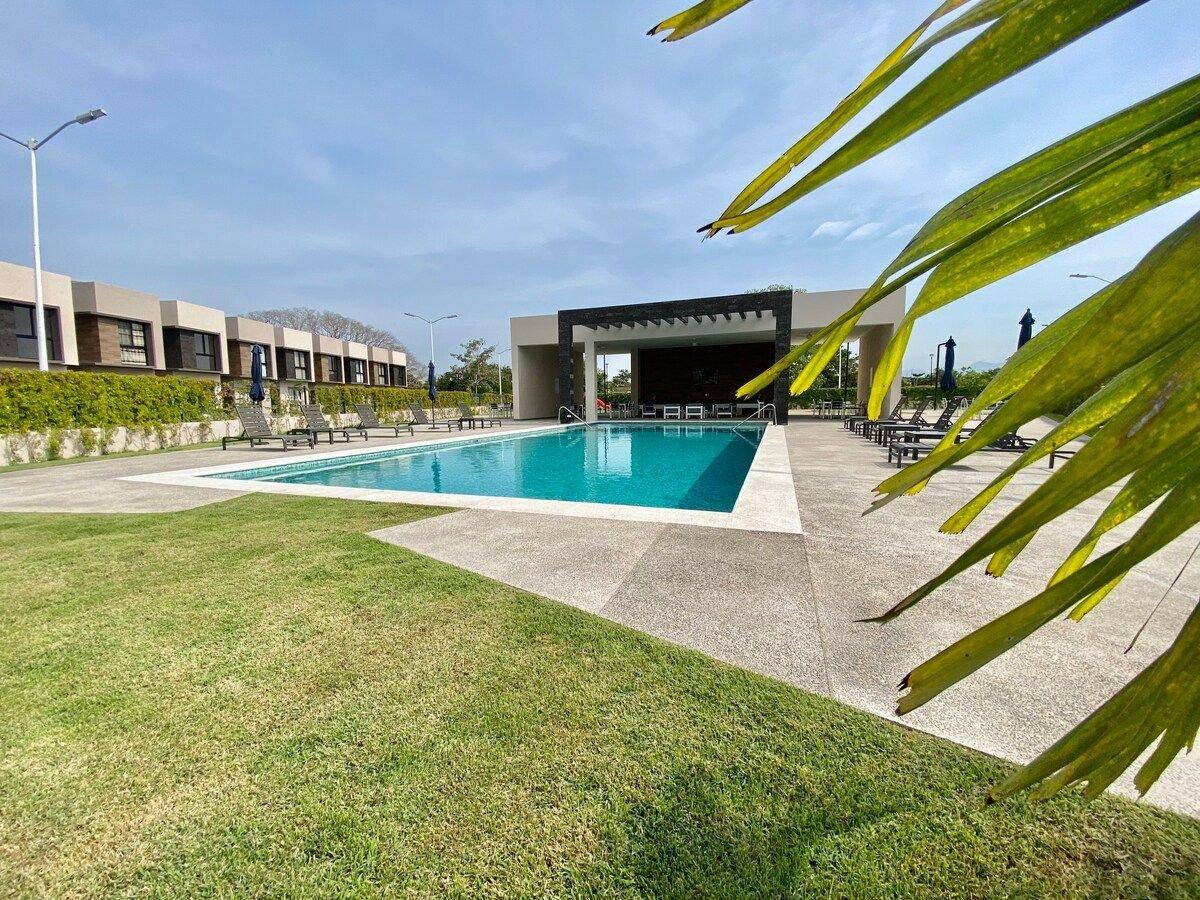 Vista Piscina Estancia Ideal con Piscina, a 15 Min Playa