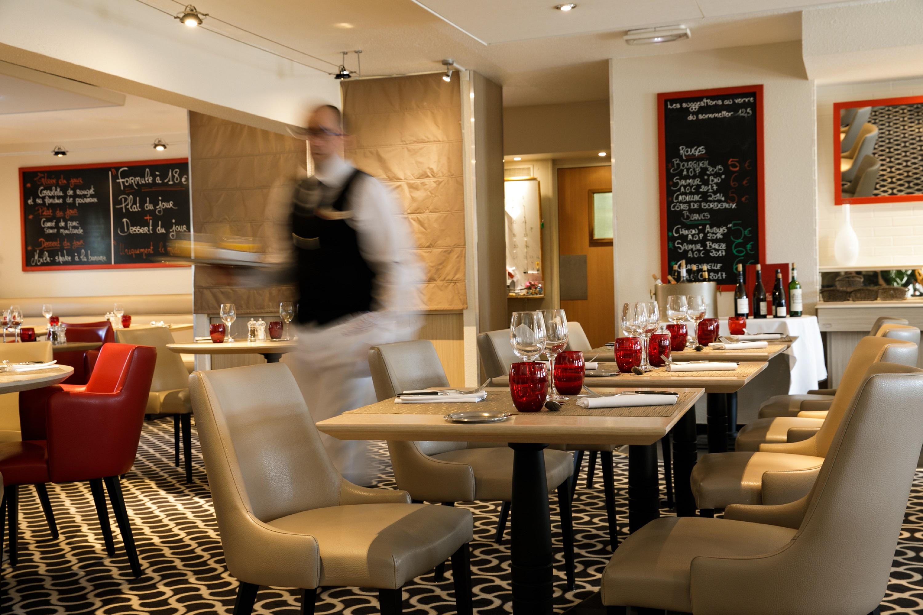 Restaurant Logis Hotel L'Oree De Chartres