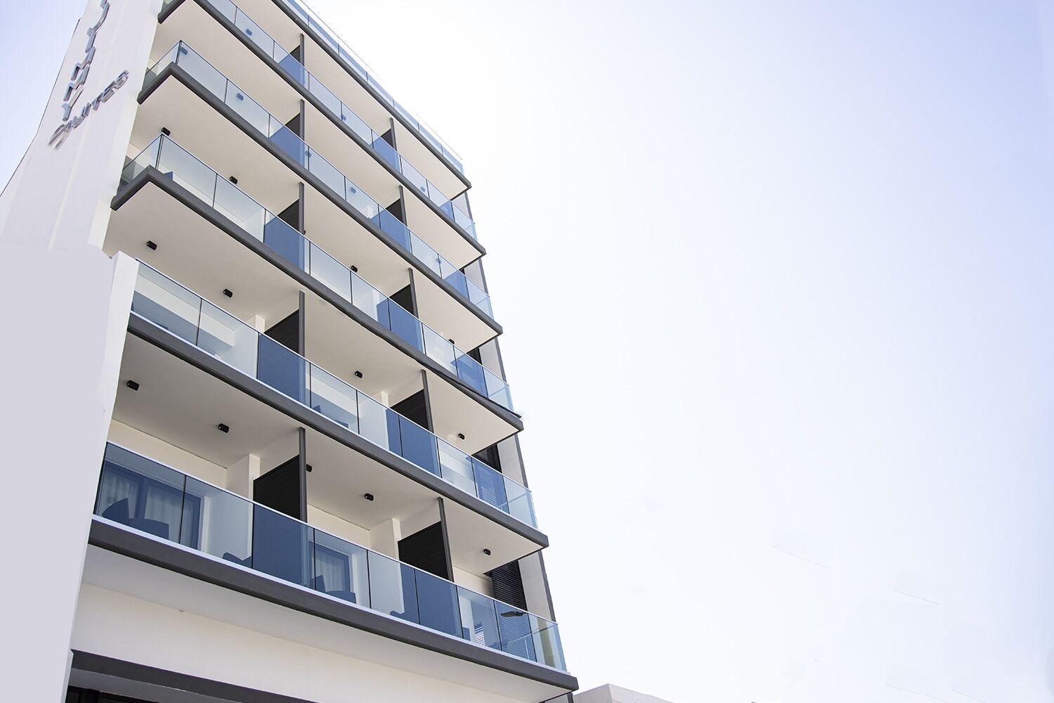 Vista Exterior Jimmy's Suites