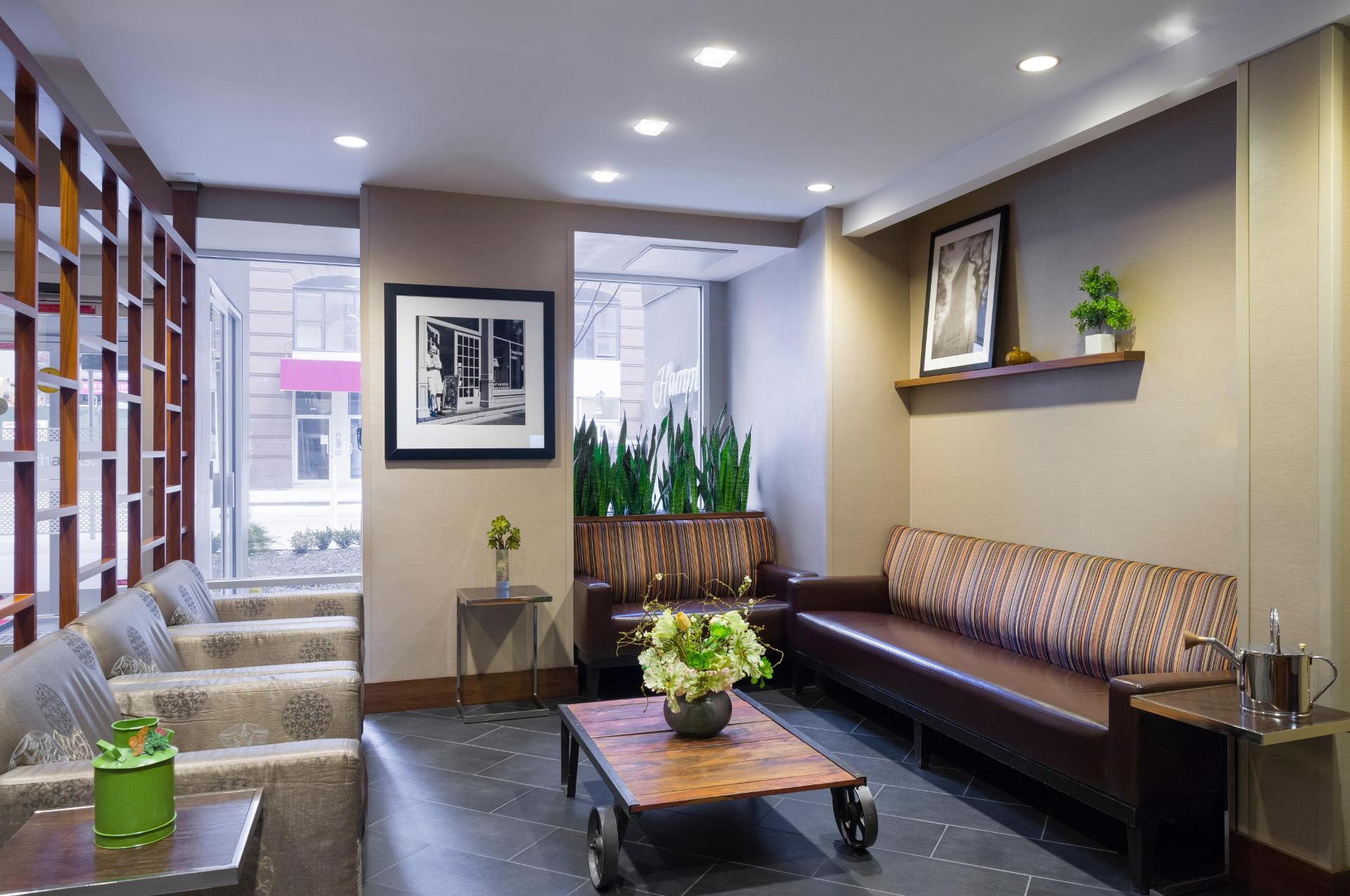 Vista Lobby Hampton Inn Manhattan-Chelsea