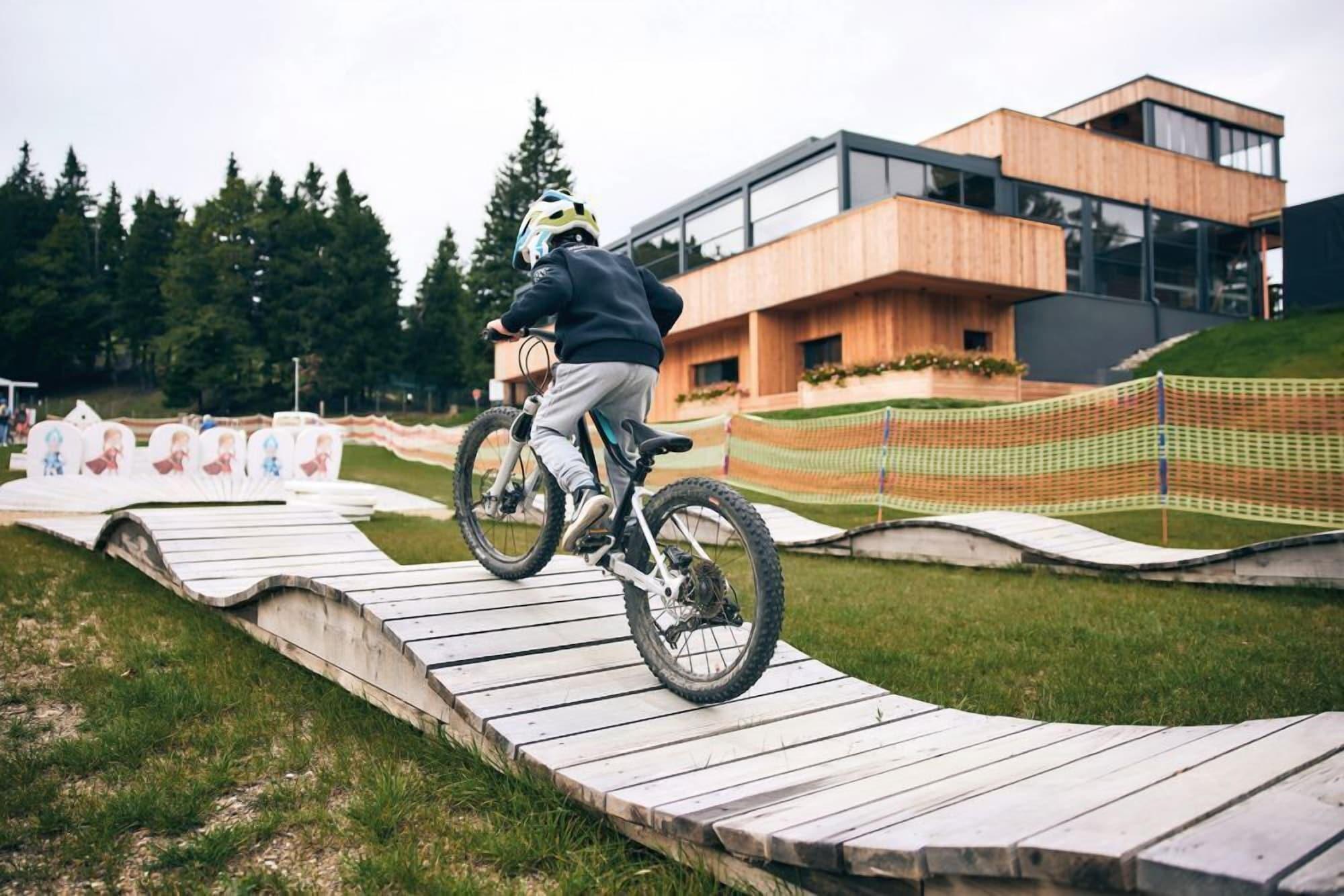 Instalaciones Recreativas Guest House Grmovškov dom Kope