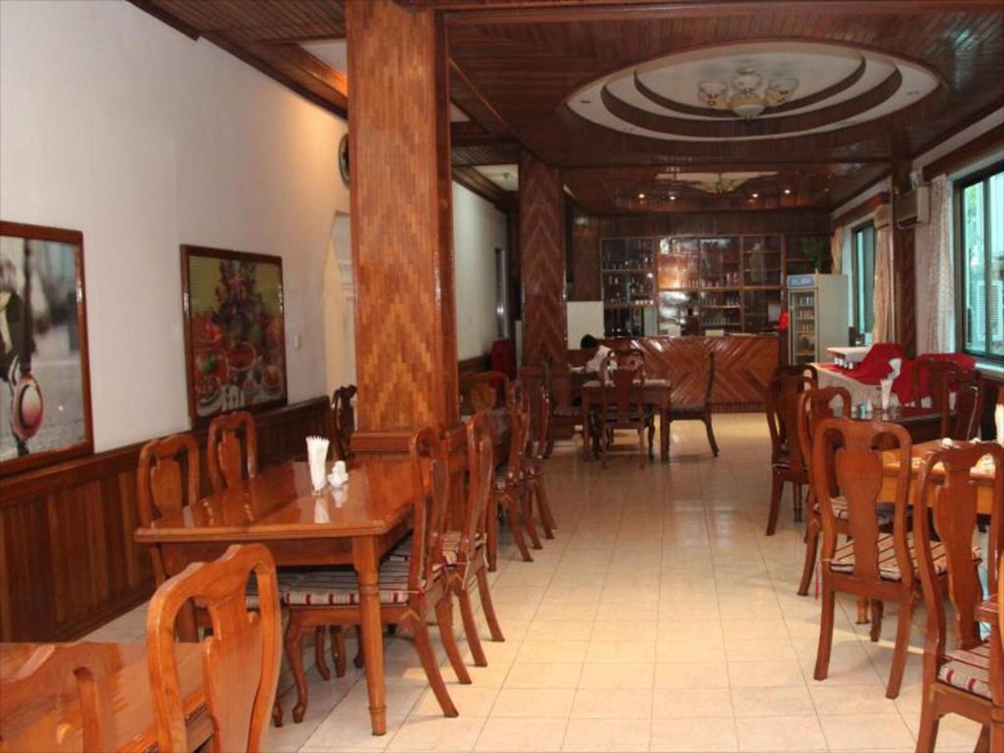 Restaurant Royal White Elephant Hotel