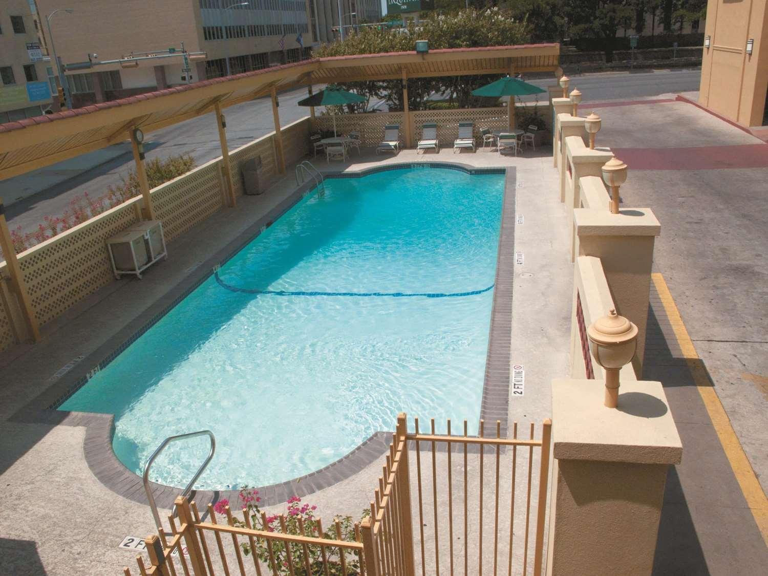 Pool view La Quinta Inn Austin Capitol