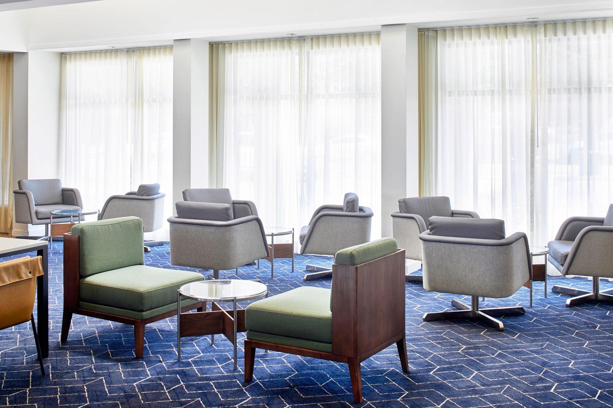 Vista Lobby Courtyard by Marriott Memphis Airport