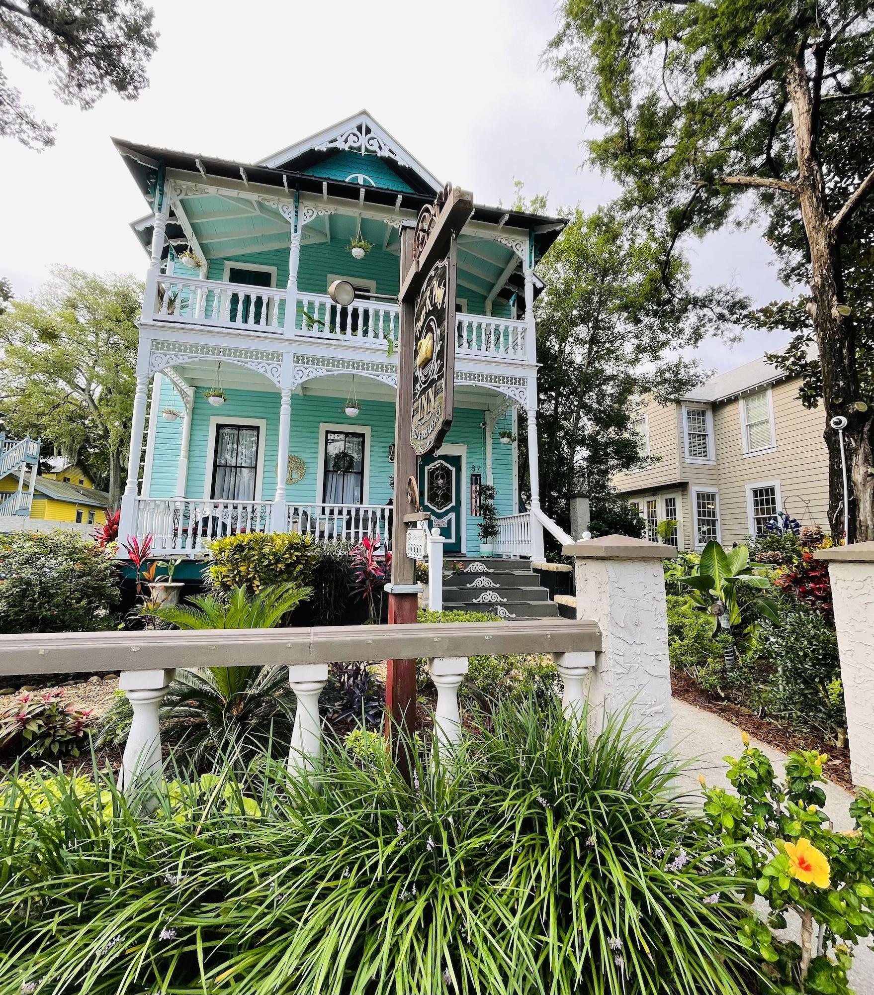 Varios Peace & Plenty Inn Bed & Breakfast