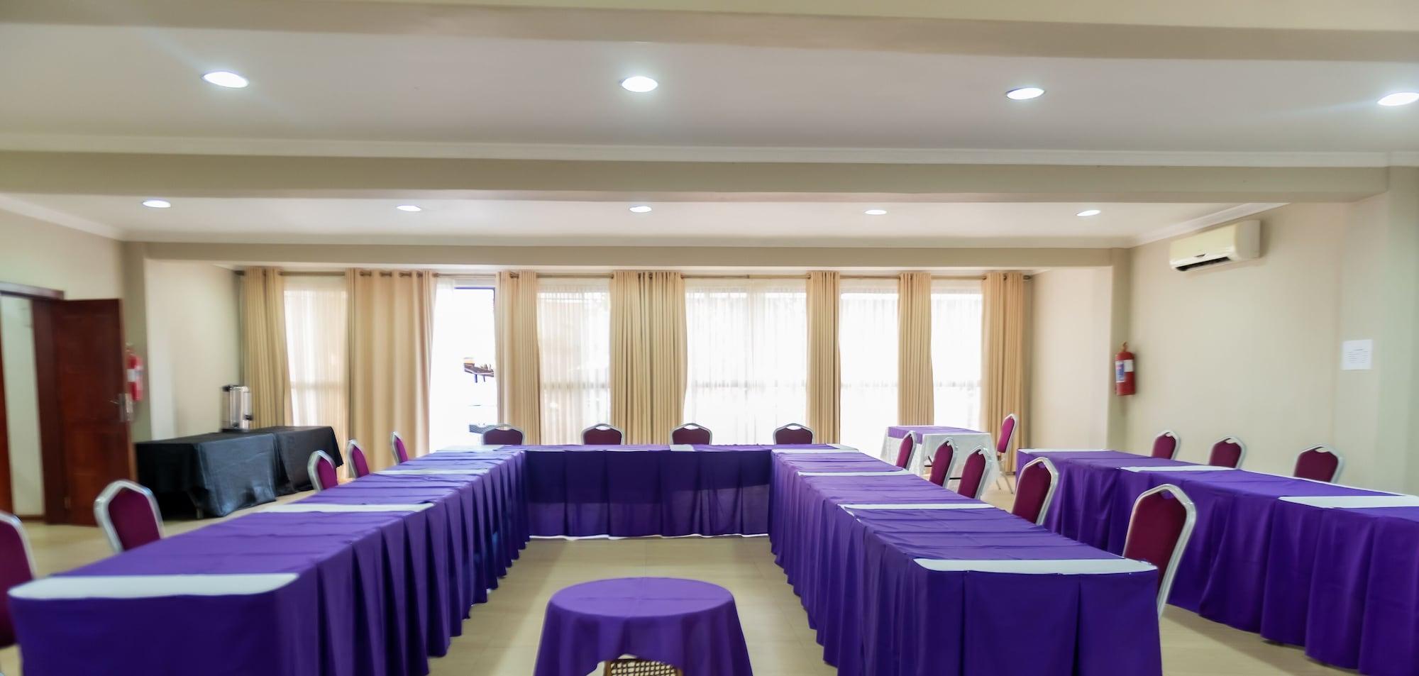 Sala de Reuniones Nomads Court Lodge