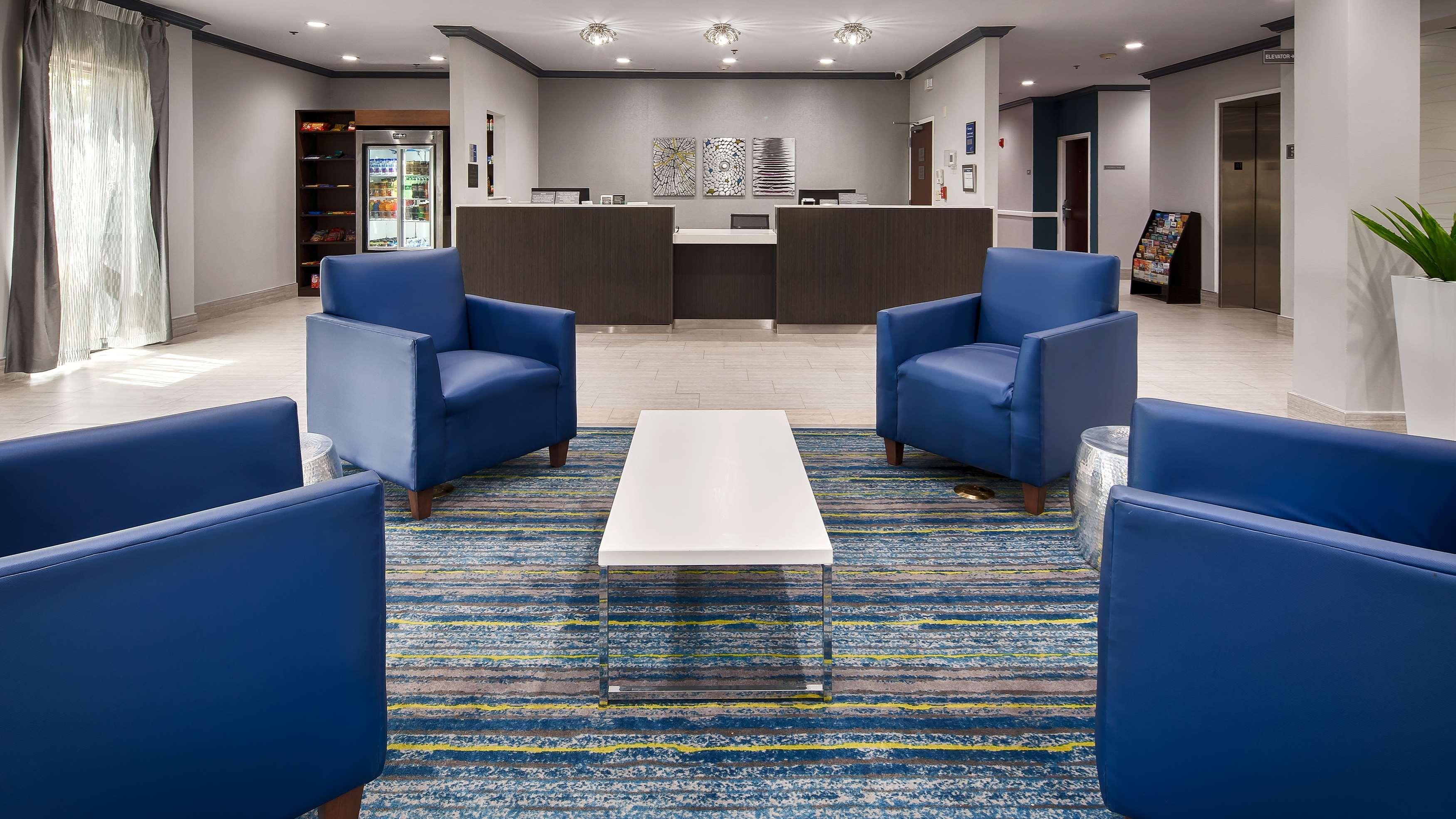 Vista Lobby Best Western Town Center Inn