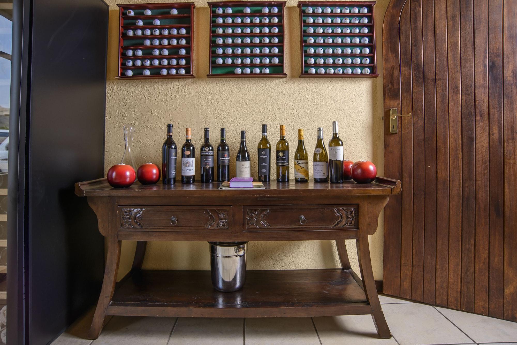 Bar/Salón Abangane Guest Lodge