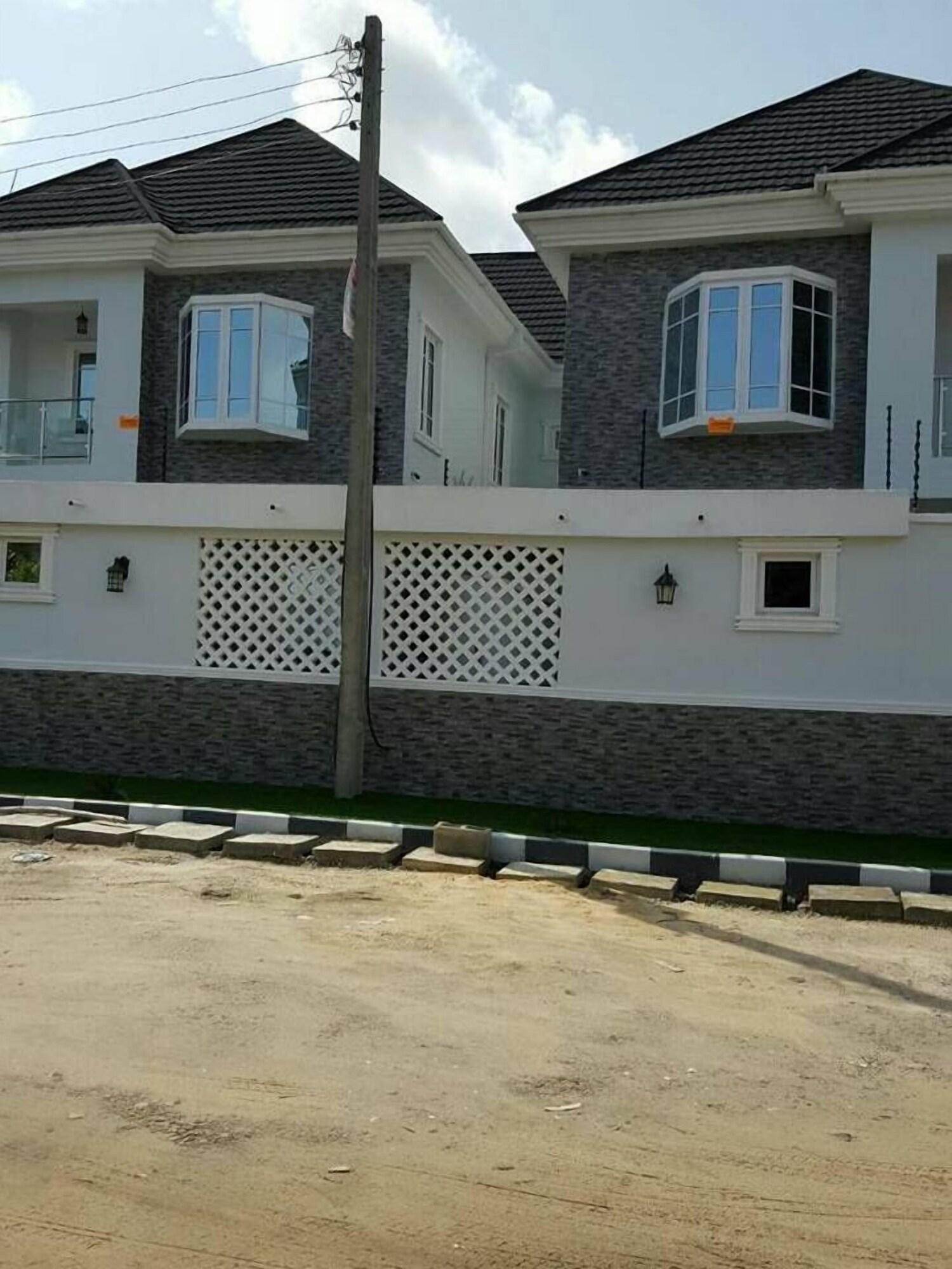 Varios Mac View Hotels