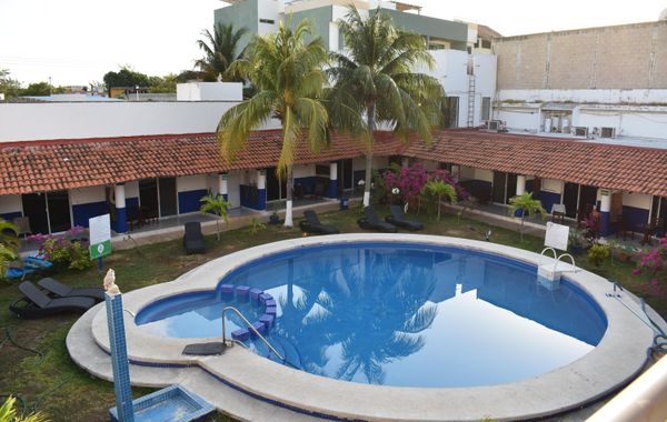 Plaza Almendros Hotel Isla Mujeres - Hoteles cerca de Playa Norte en Isla Mujeres