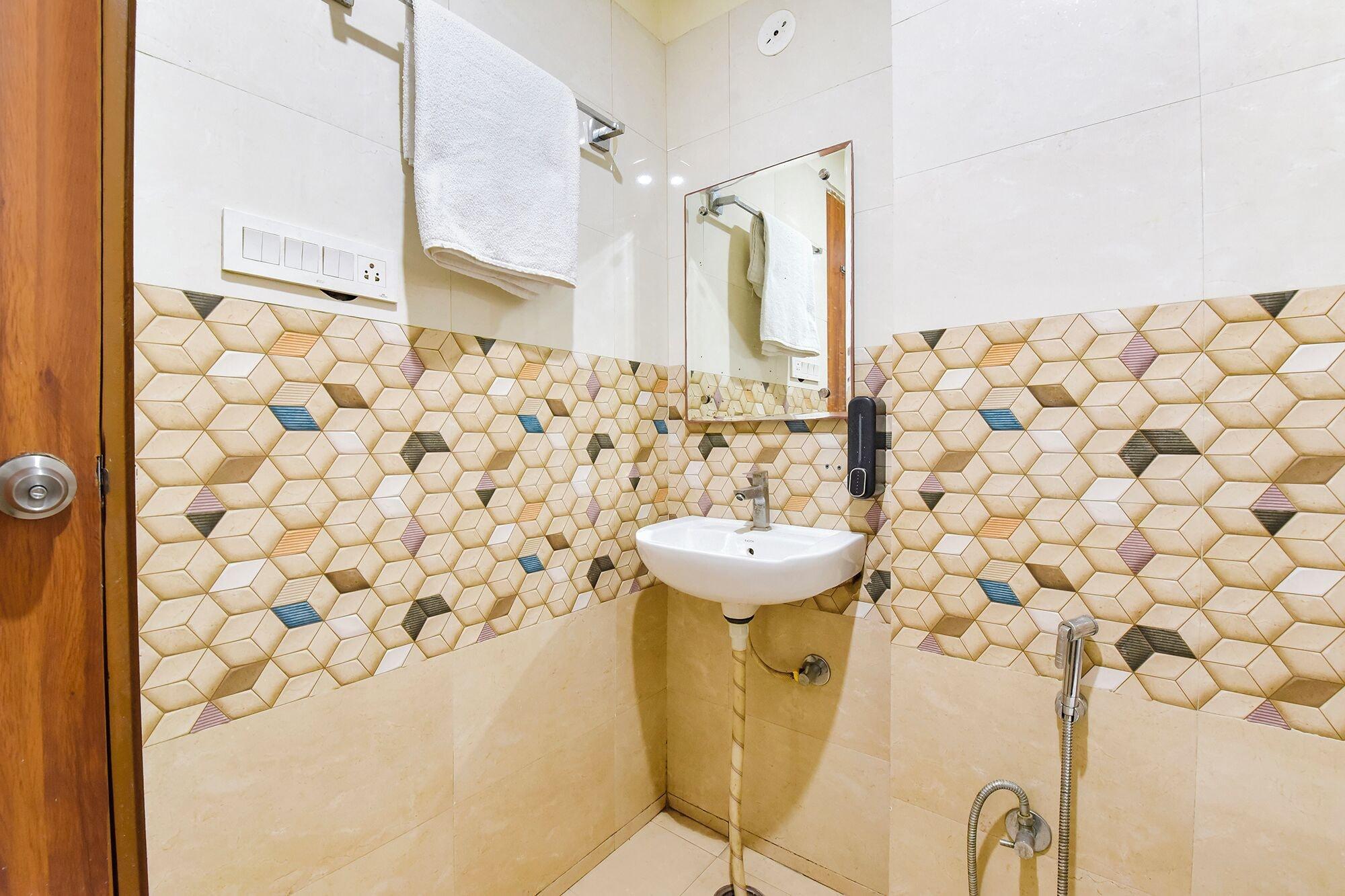 Equipamiento de Habitación Fabhotel Jaya Palace