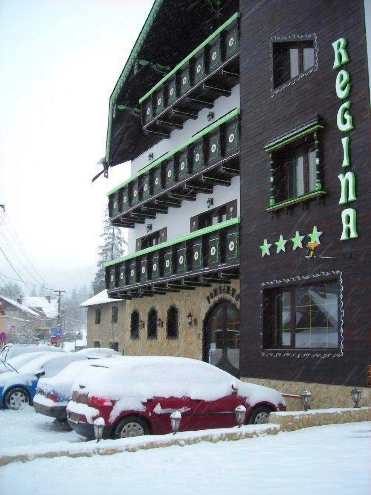 Vista Exterior Pension Regina