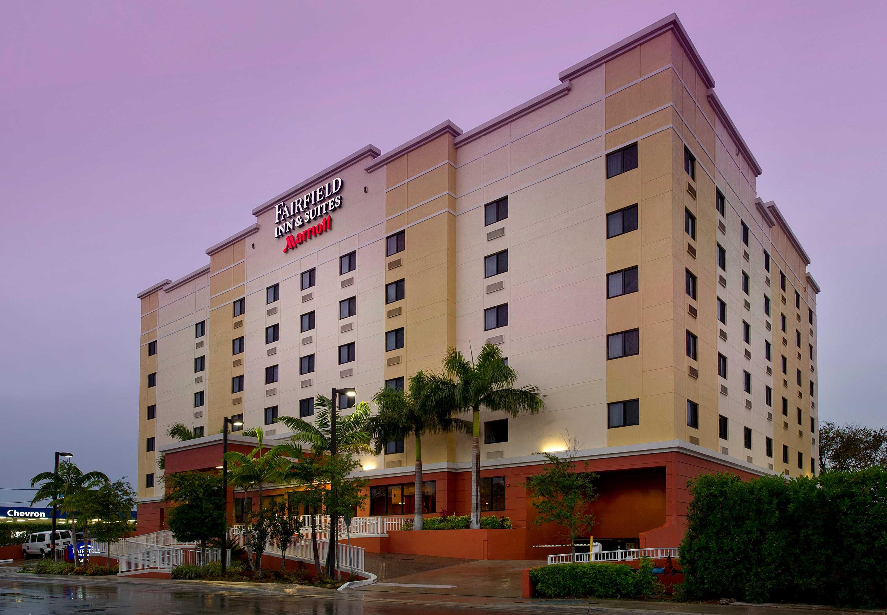 Vista Exterior Fairfield Inn & Suites Miami Airport