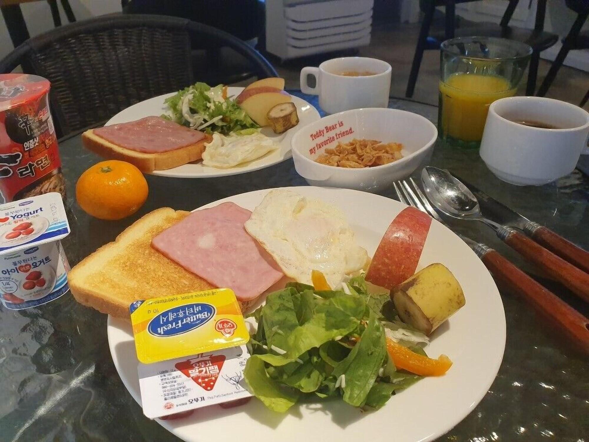 Restaurant Vallas Hotel & Guest house