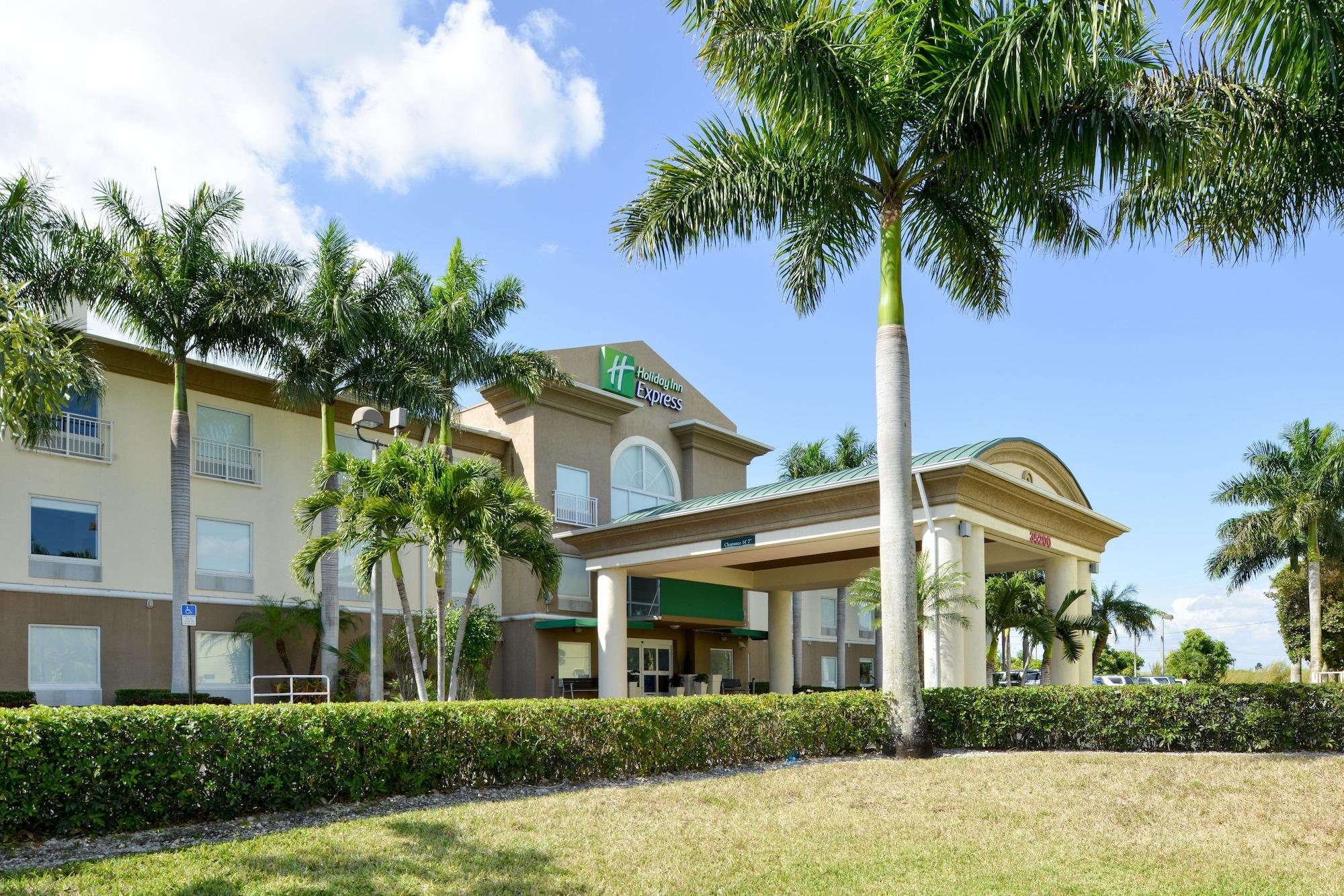 Vista Exterior Holiday Inn Express & Suites Florida City by IHG
