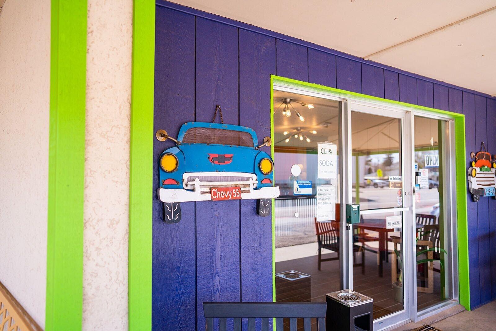 Vista Exterior The Atomic Blue Motor-Inn