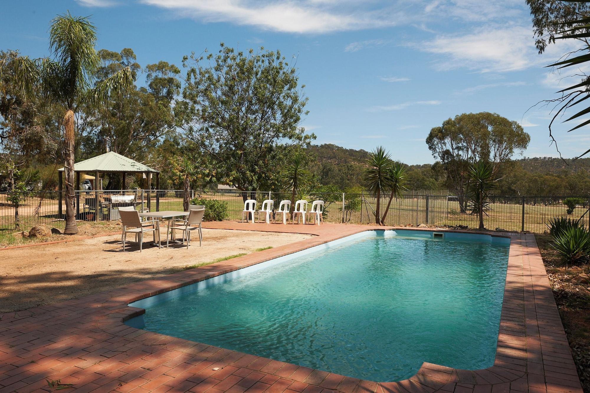 Vista Piscina Thoona Eco Resort