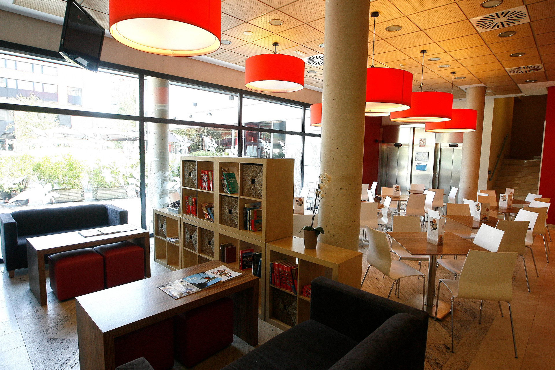 Bar/Salón Travelodge Madrid Torrelaguna