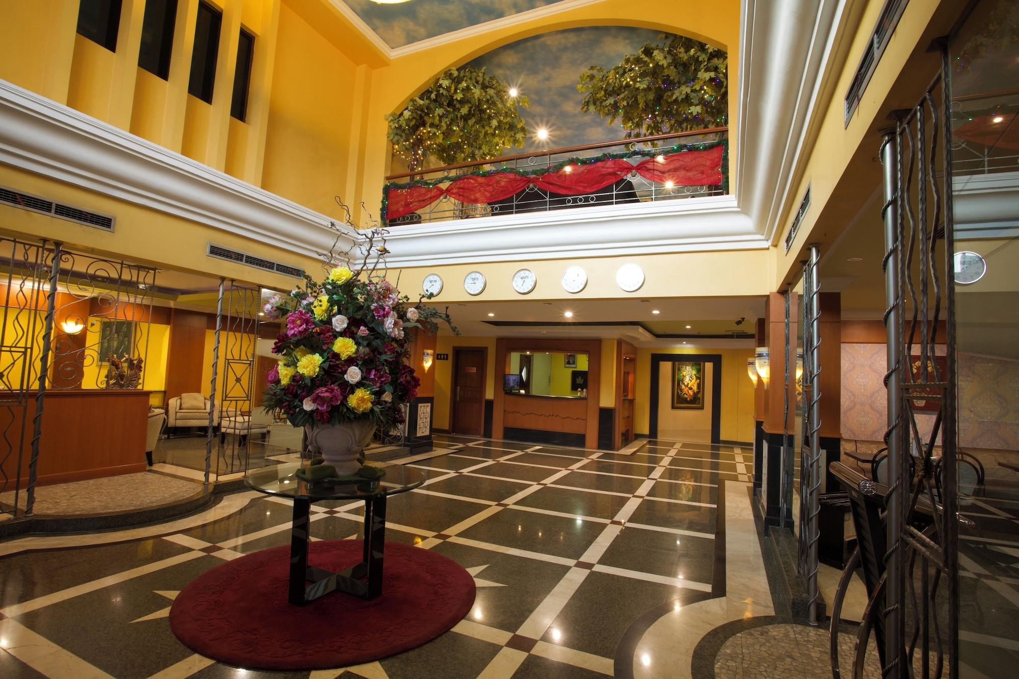 Vista Lobby BI EXECUTIVE HOTEL