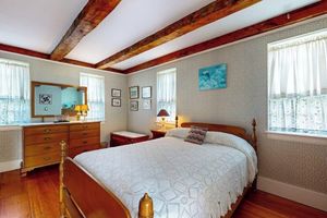 Renta temporal - Charming Seaside Cottage With a Gas Fireplace, Spacious Patio, and Nearby Hiking