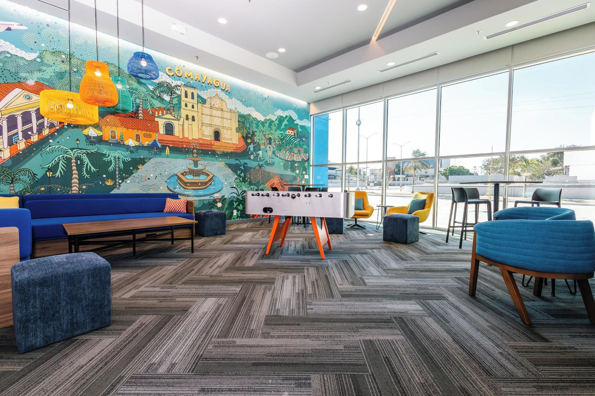Vista Lobby Tru By Hilton Distrito Palmerola