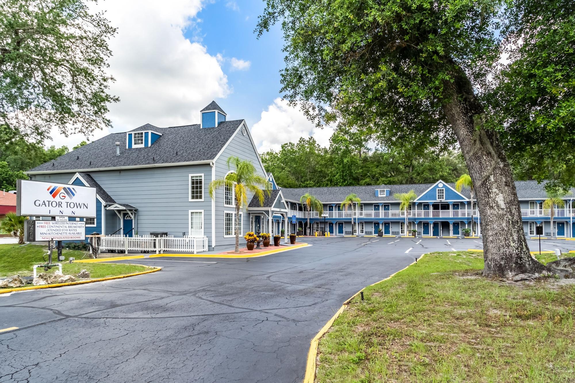 Varios Gator Town Inn