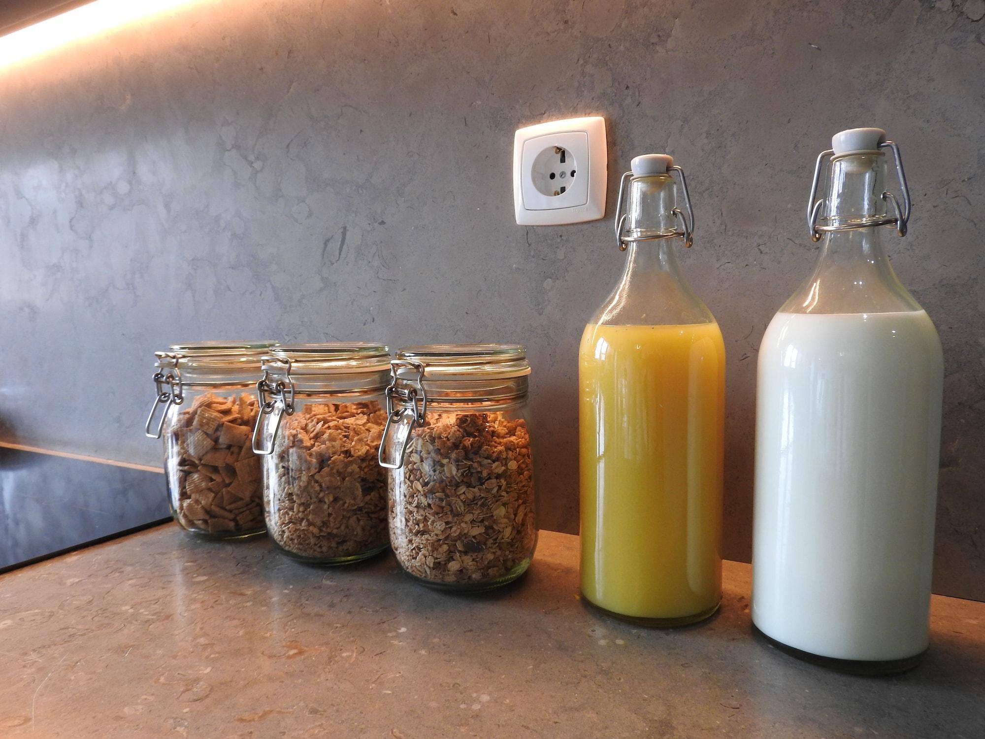 Restaurant Lisbon Airport Hostel