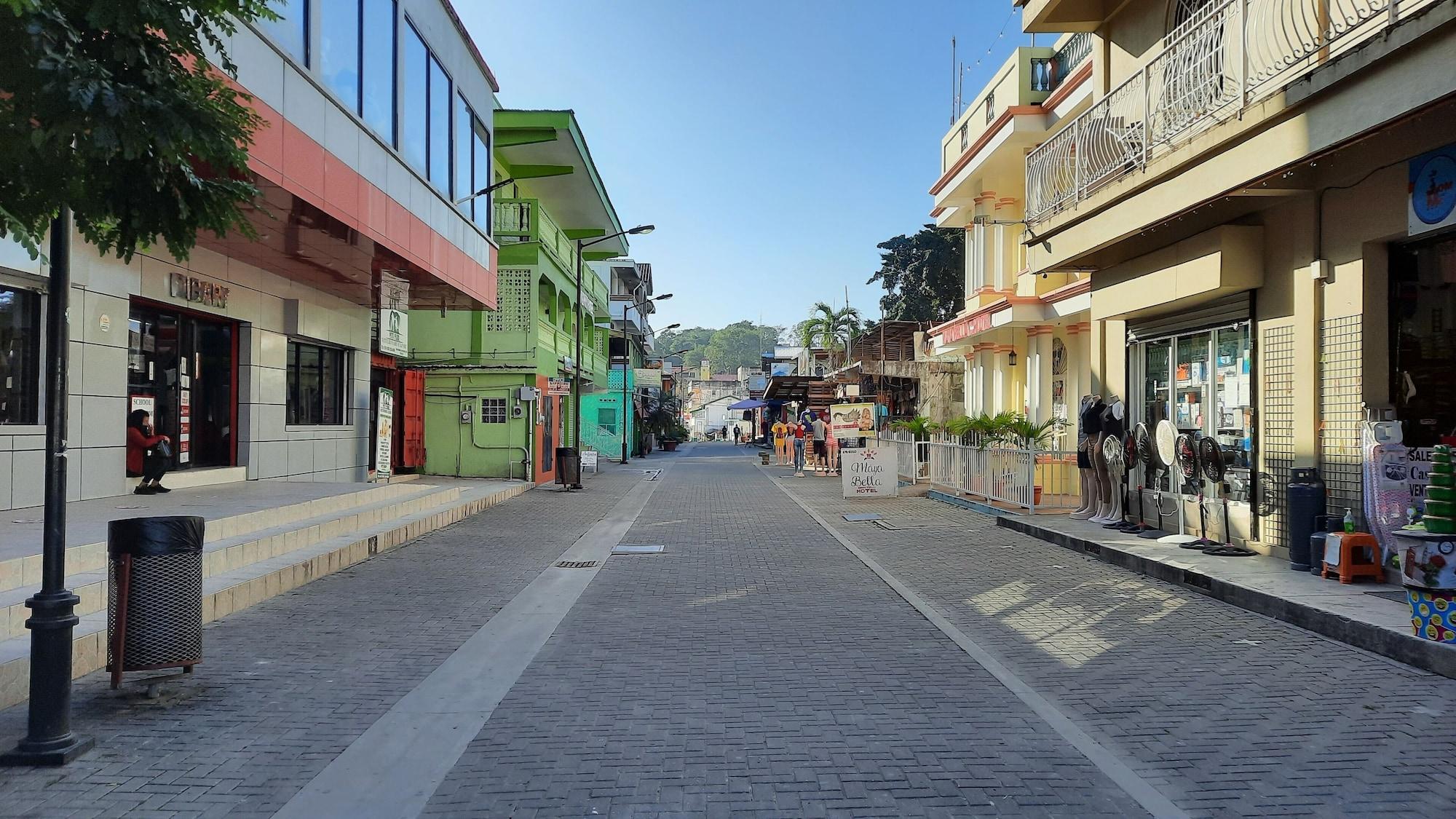 Vista Exterior Maya Bella Downtown Hotel