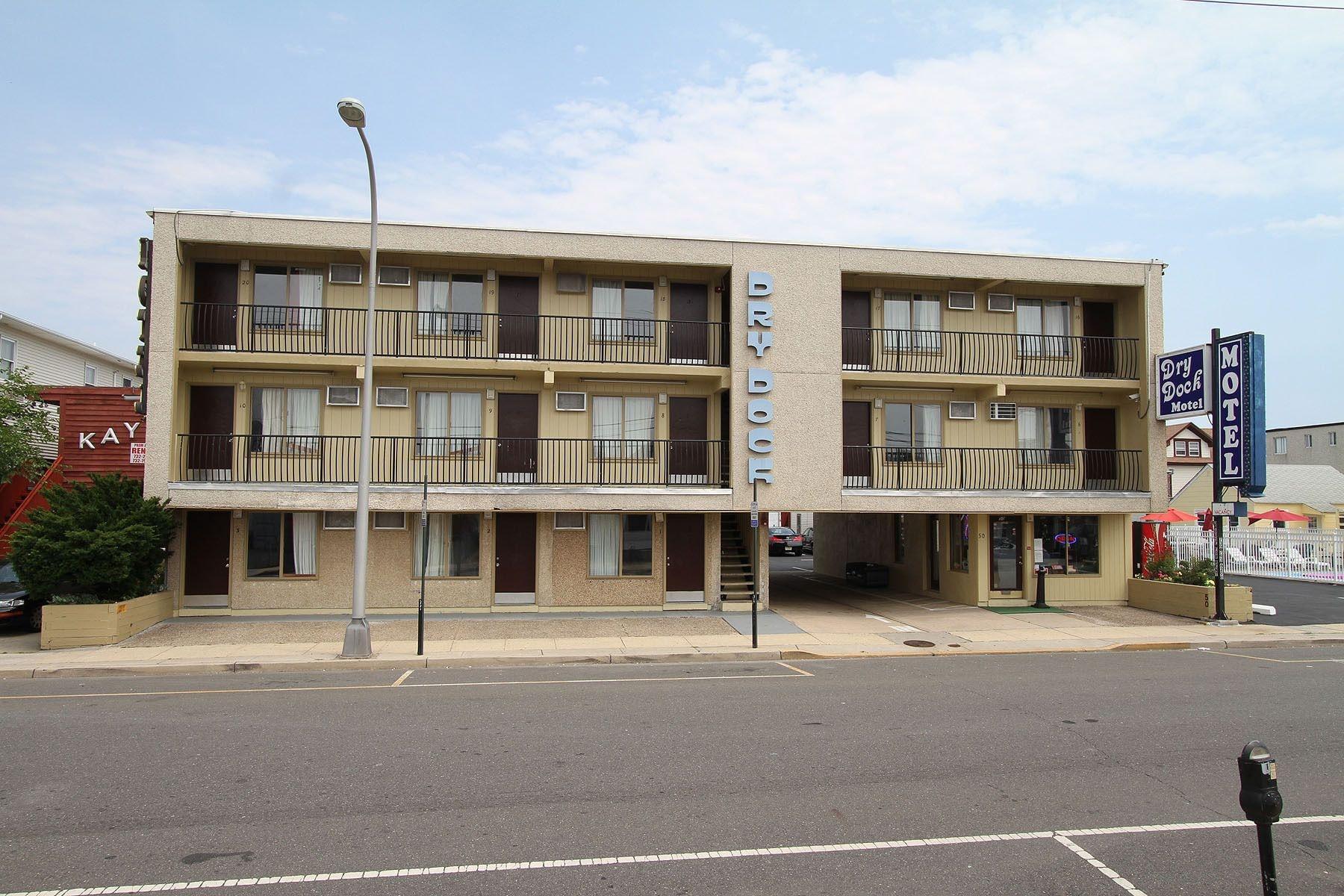 Varios Dry Dock Motel