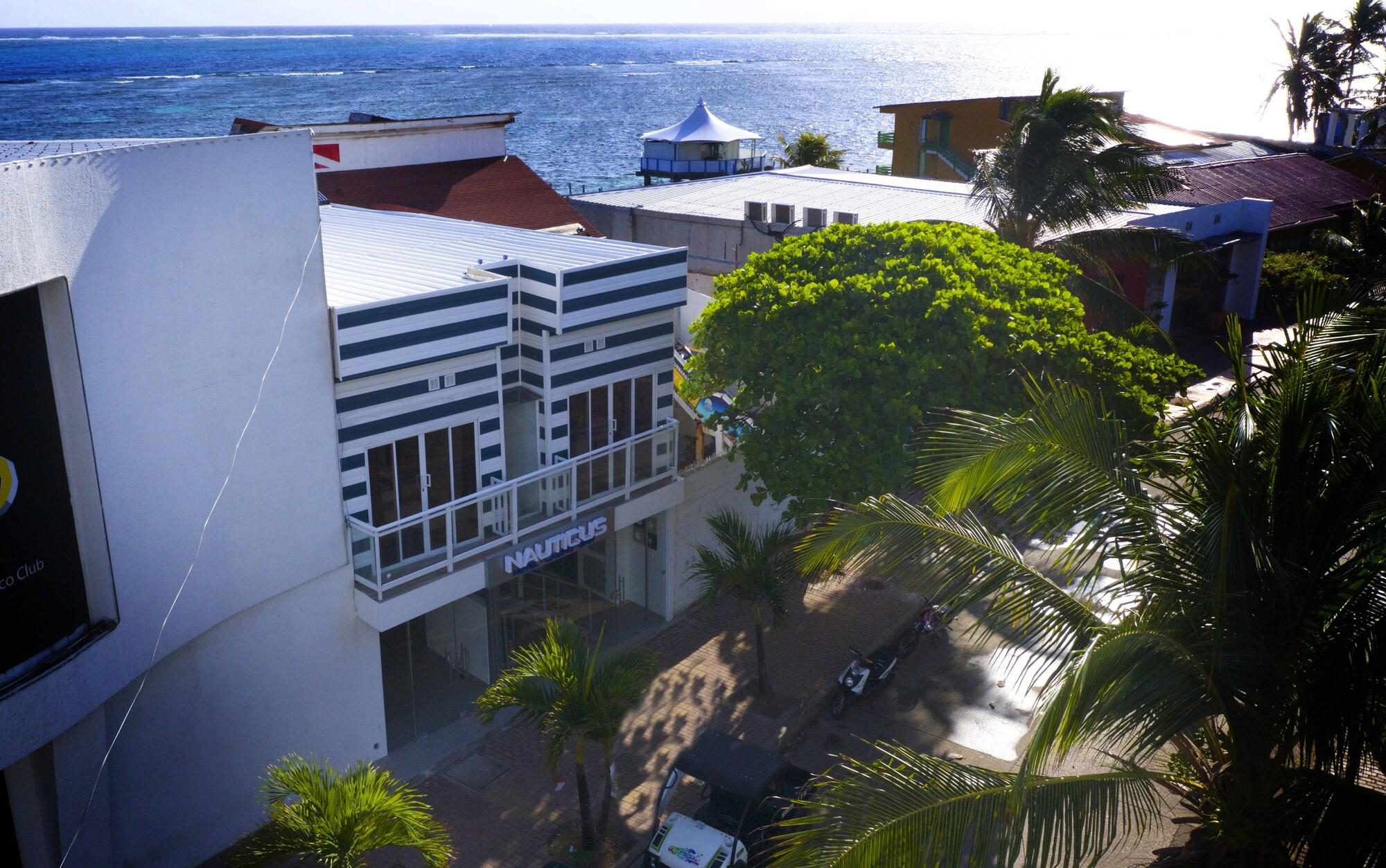 Vista Exterior Nauticus Hotel