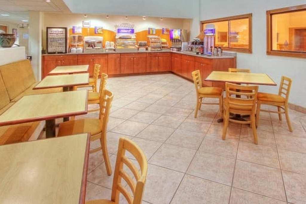 Restaurant Baymont by Wyndham Roswell