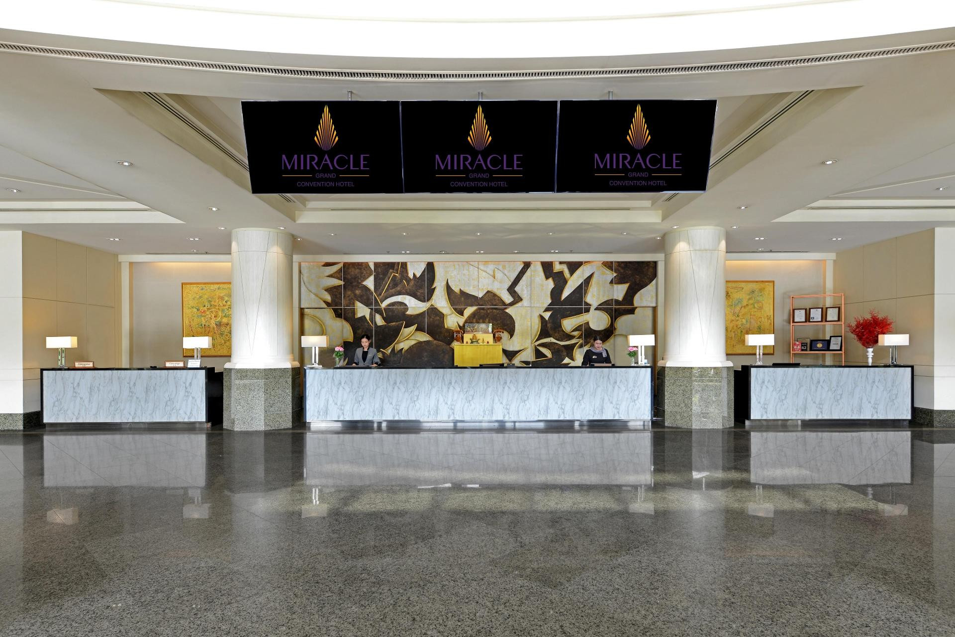 Vista Lobby Miracle Grand Convention Hotel