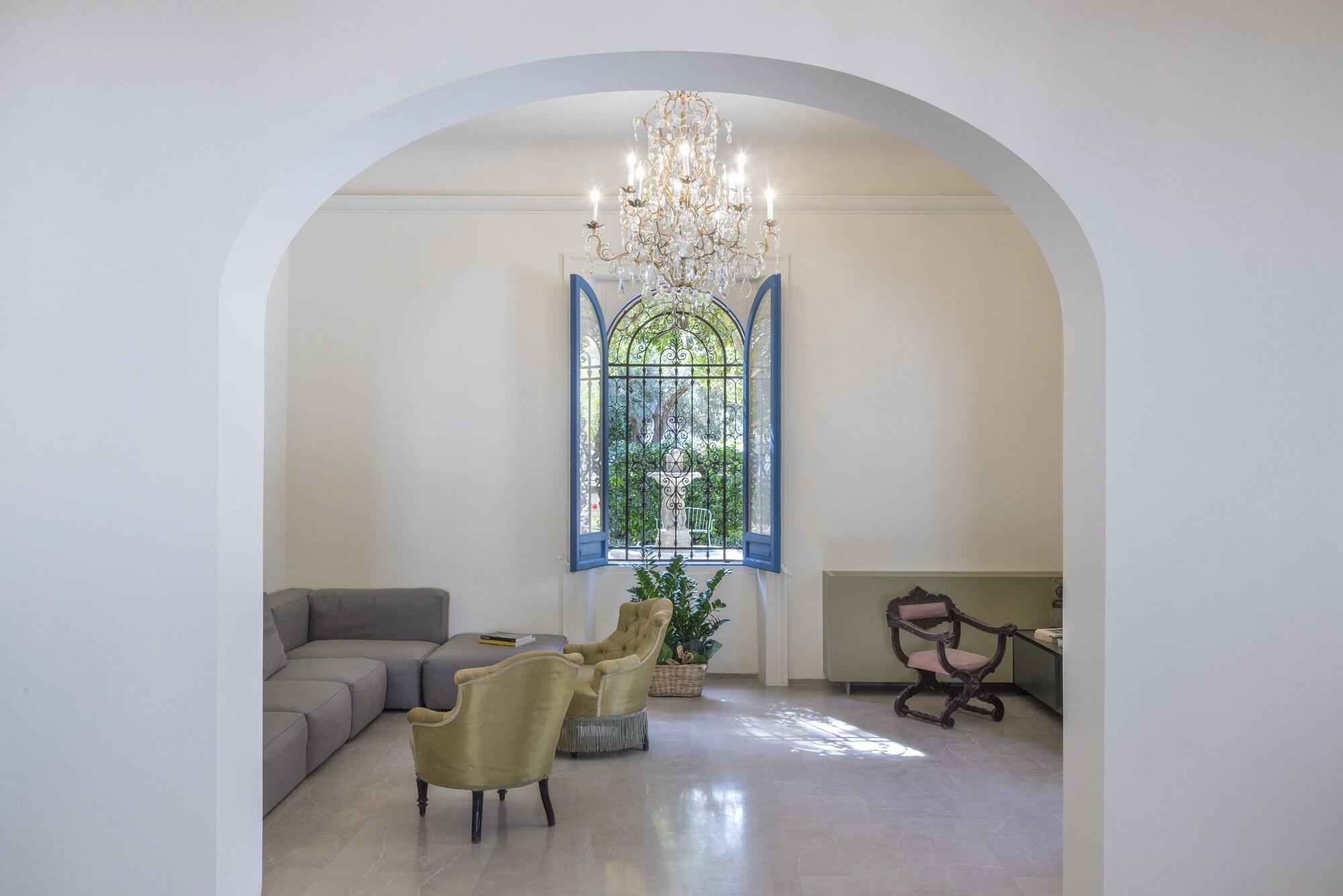 Vista Lobby Giardini Mon Plaisir