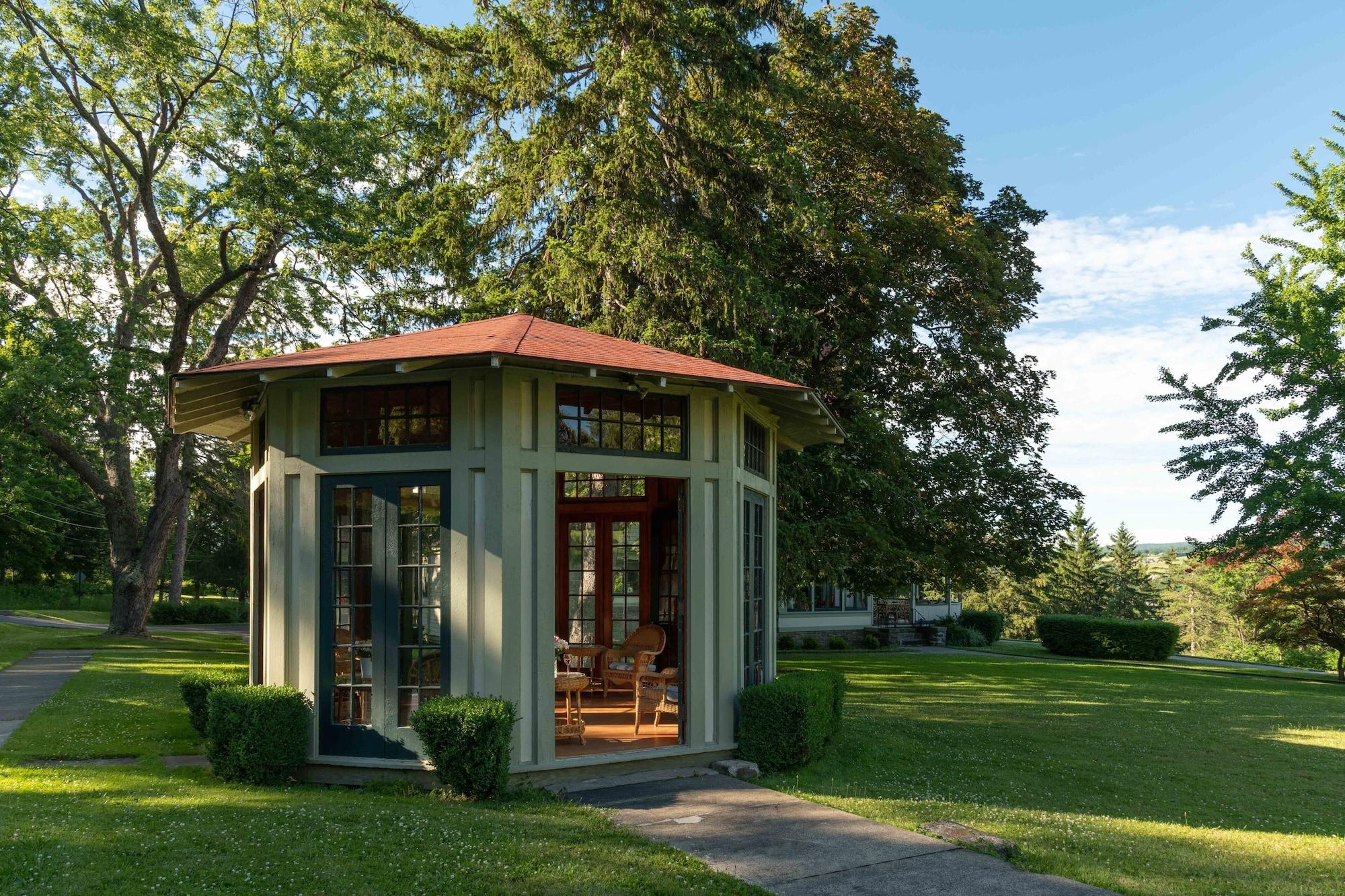 Vista Exterior Idlwilde Inn