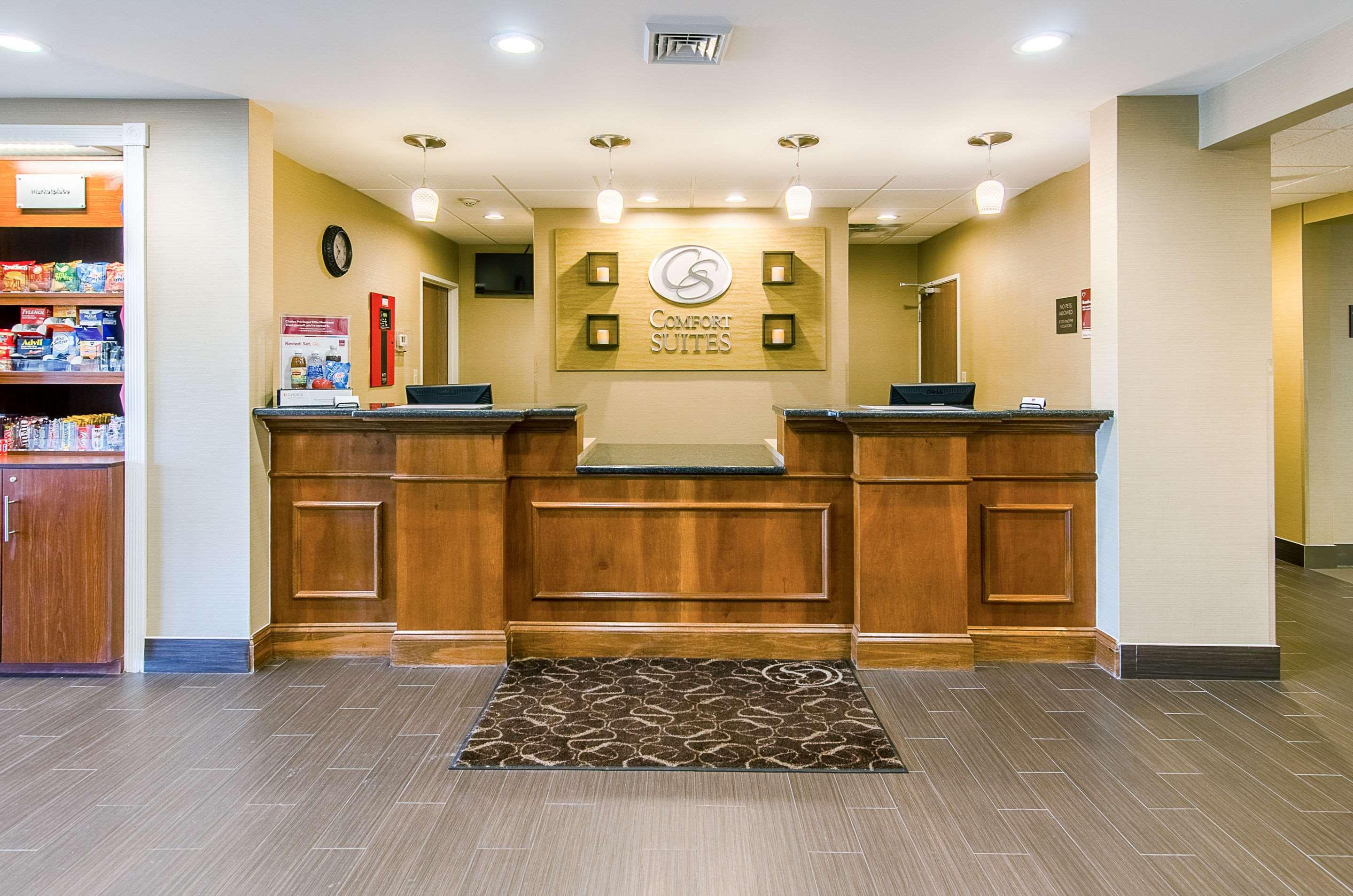 Vista Lobby Comfort Suites Wytheville