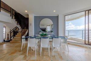 Alquiler Temporario - Penthouse frente al mar con terraza y amplias vistas