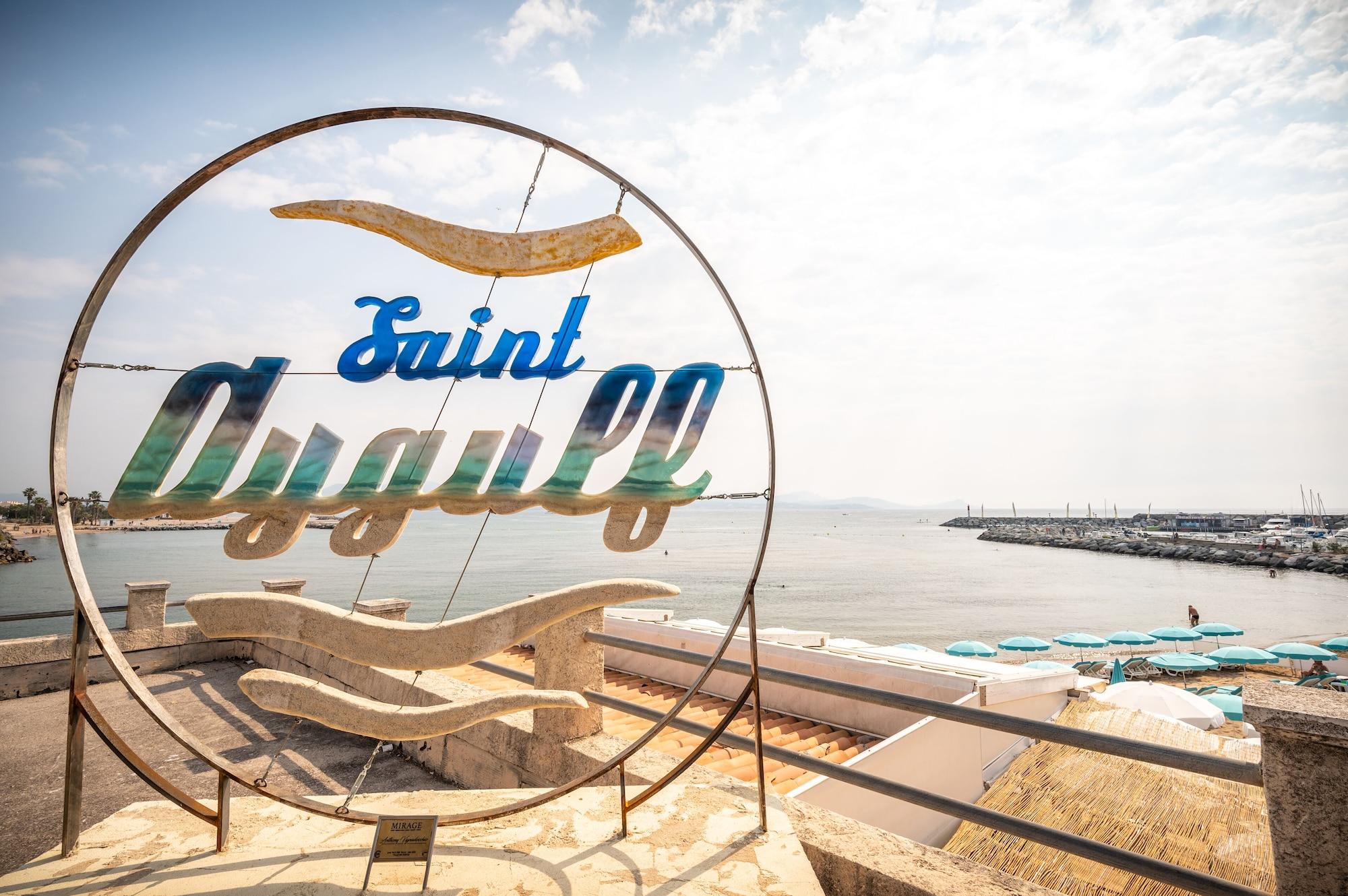 Vista Exterior Van der Valk Hotel Saint Aygulf