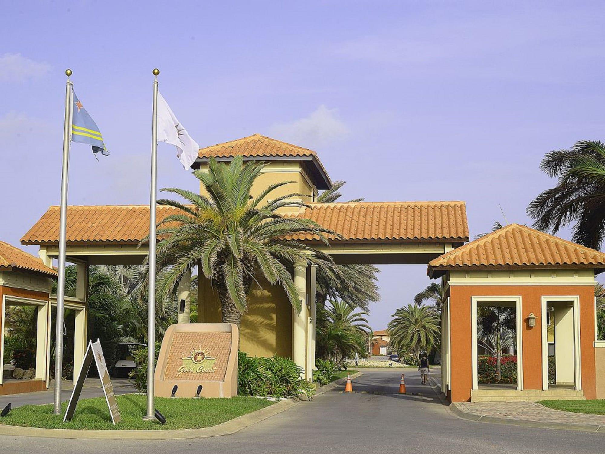 Vista Exterior Gold Coast Luxurious and Stylish Condo