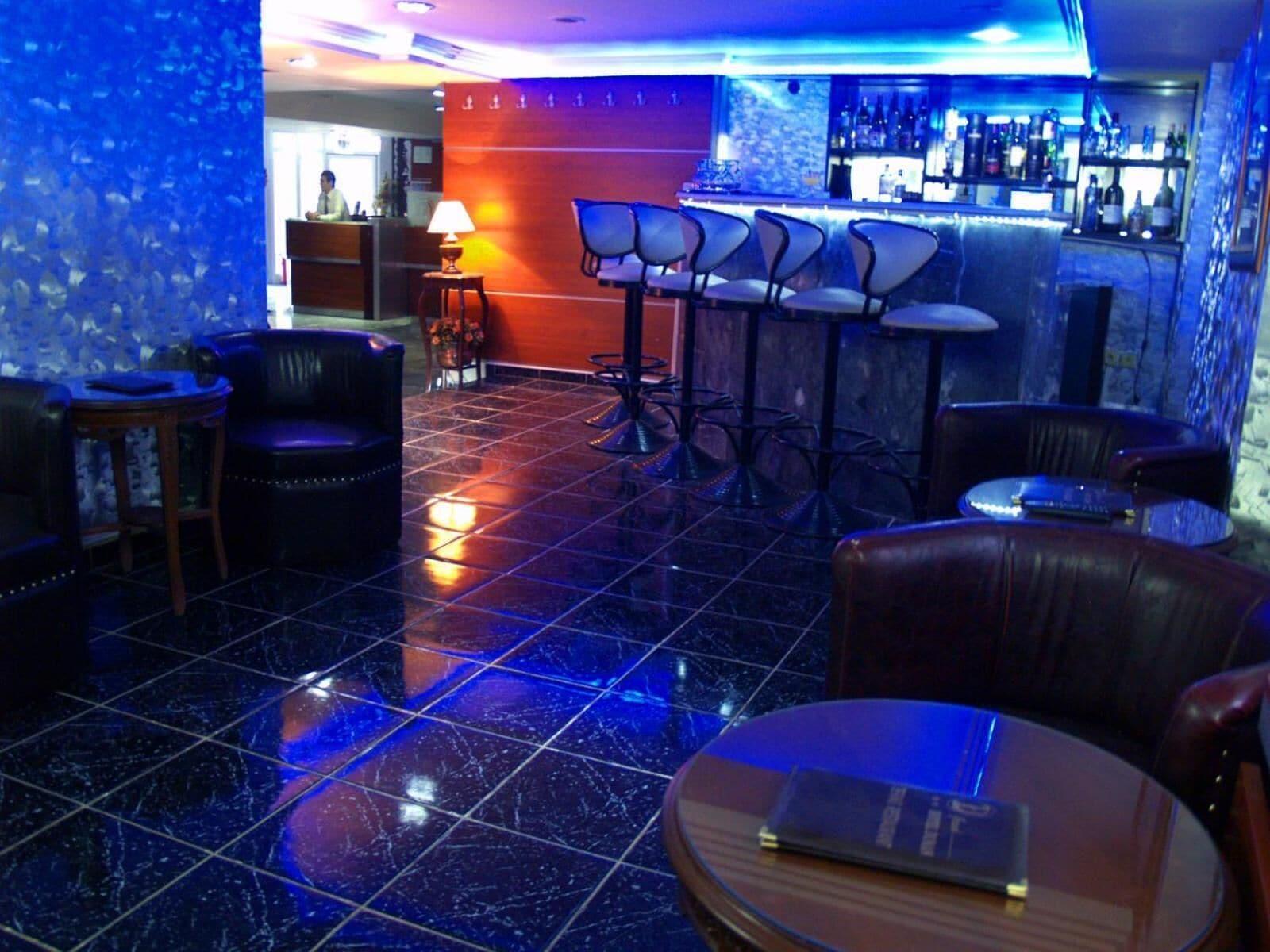Bar/Salón Grand Hotel Duman