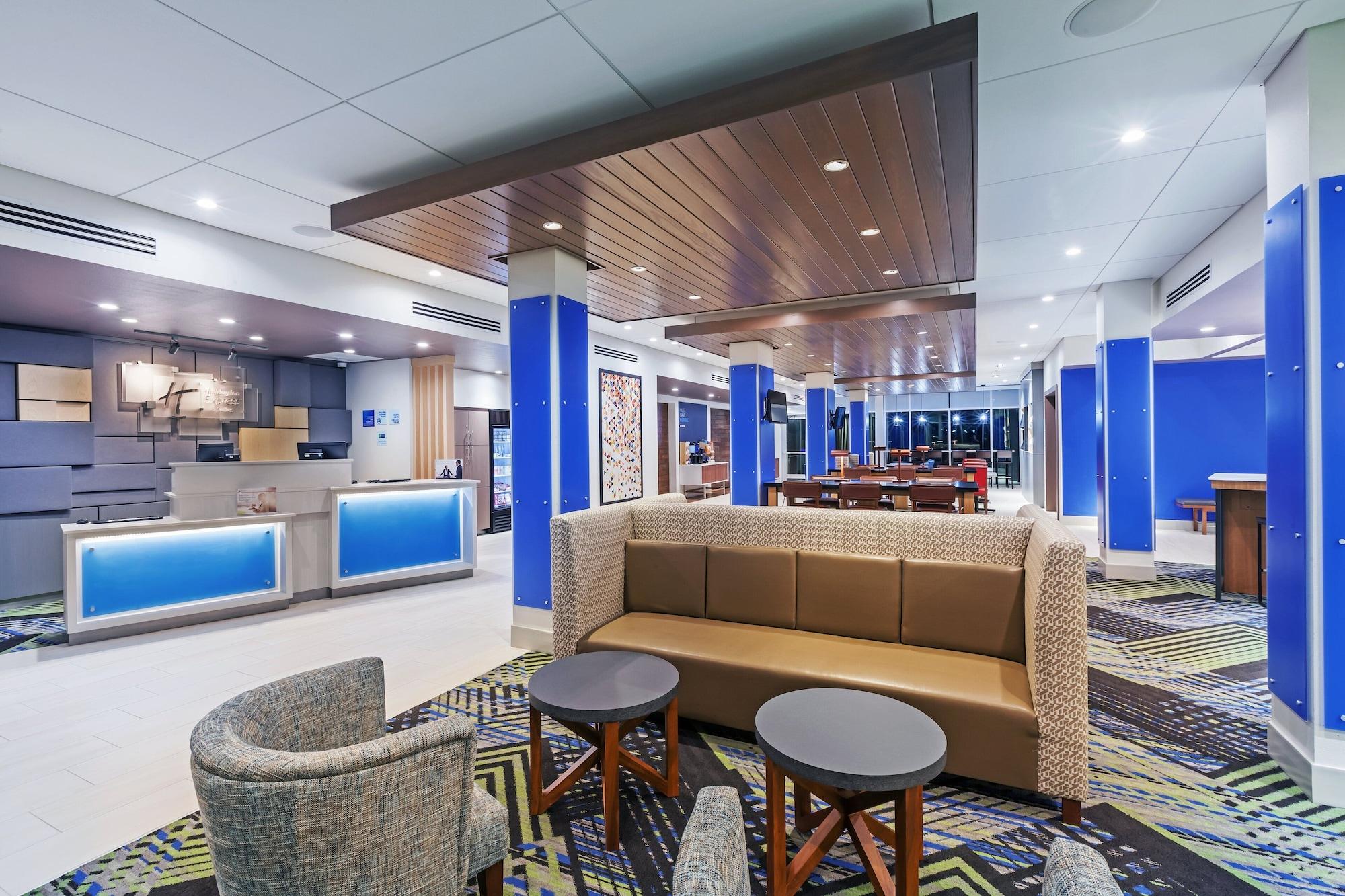 Vista Exterior Holiday Inn Express & Suites Chanute by IHG