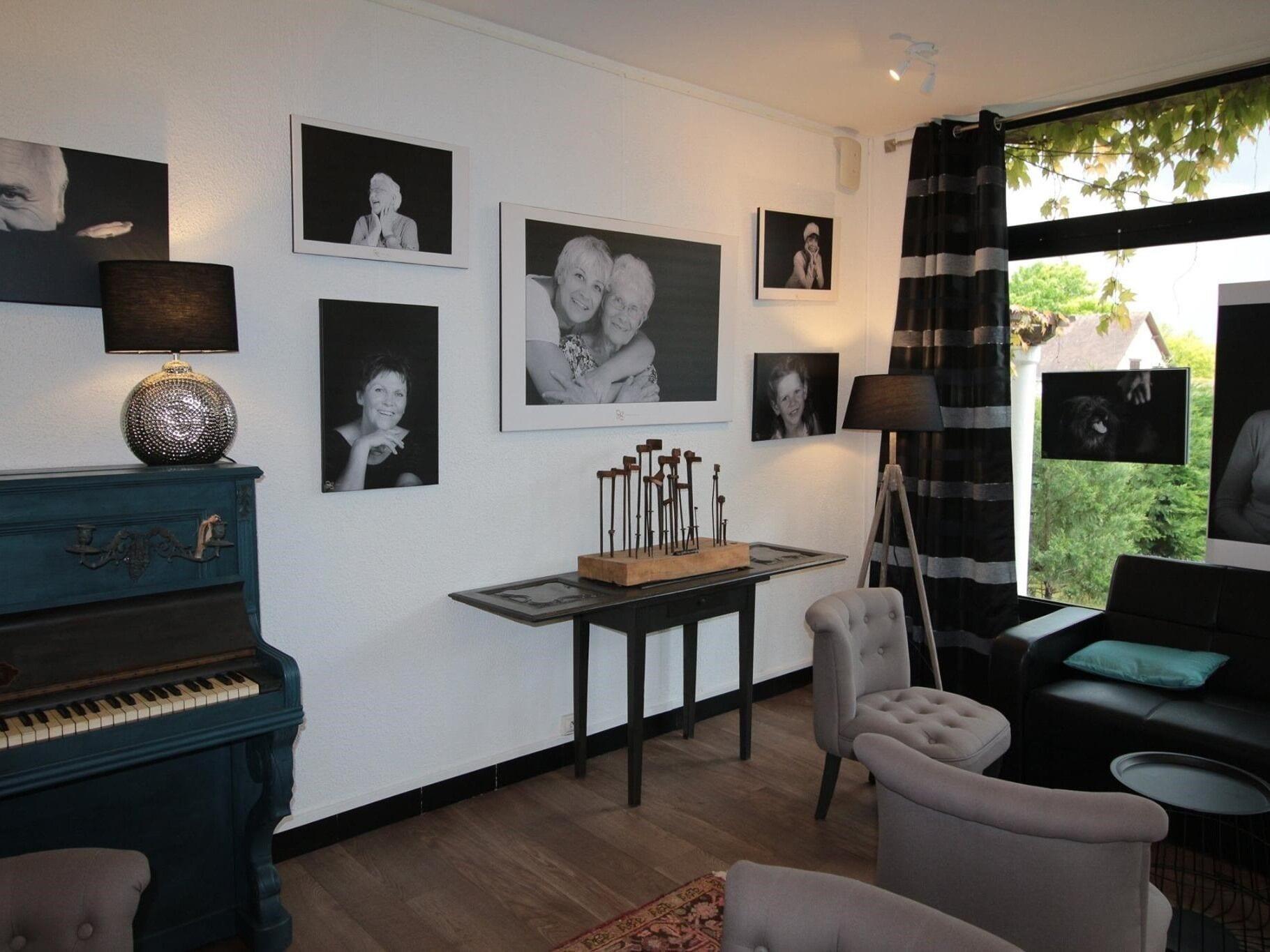 Bar/Salón Logis Hôtel Au Clos Paillé