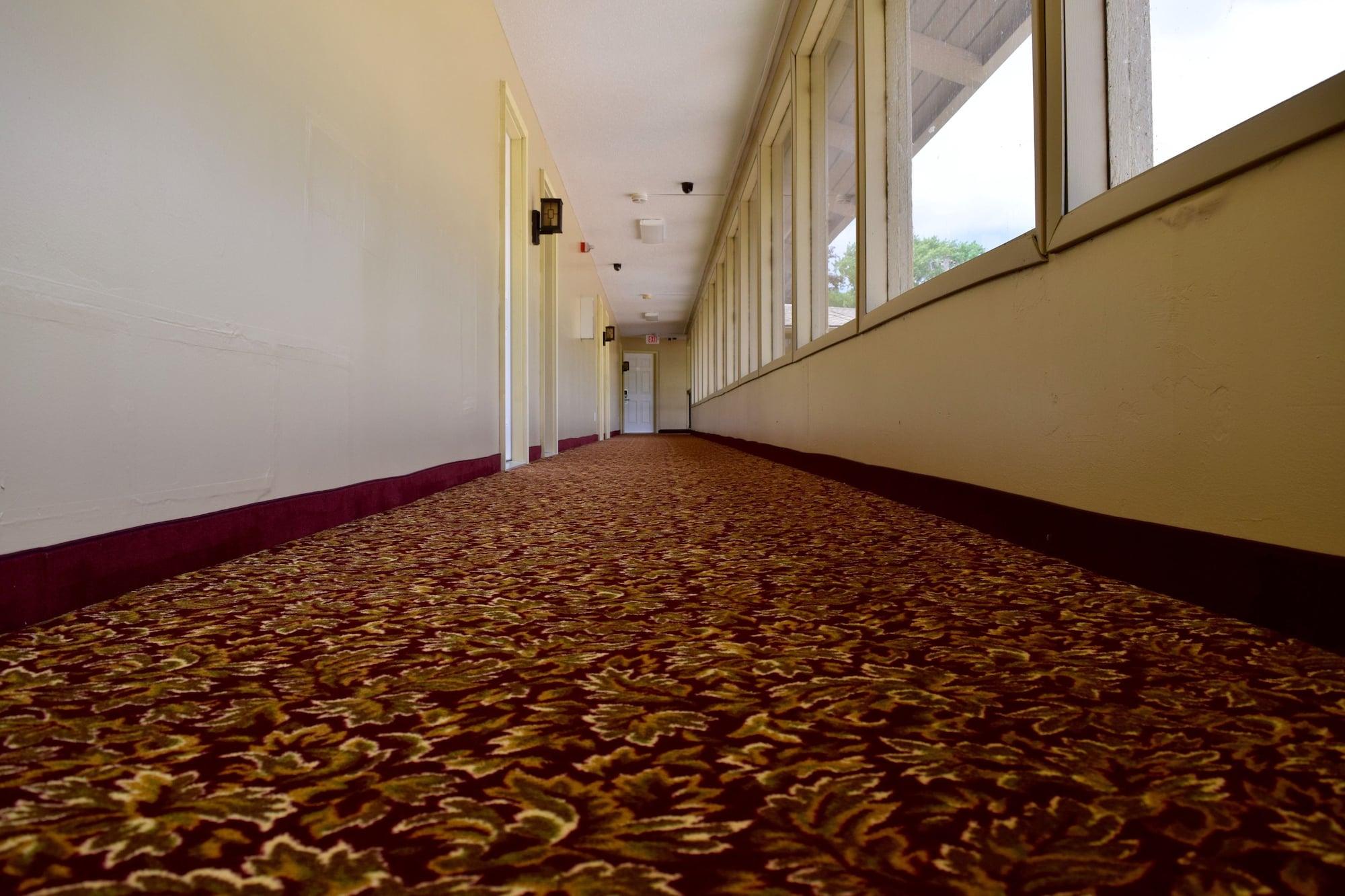 Varios Snelling Motel