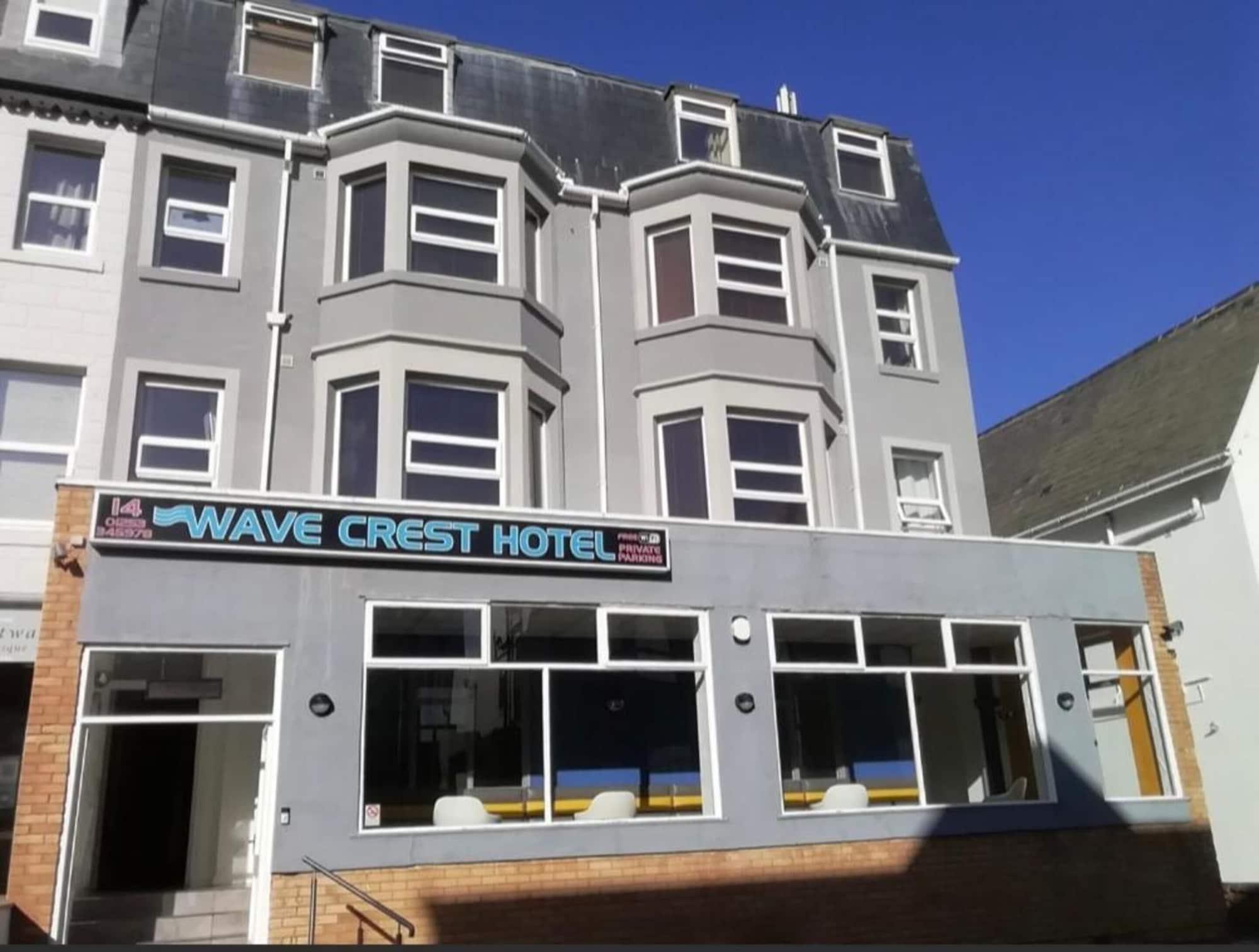 Varios OYO Wave Crest Hotel