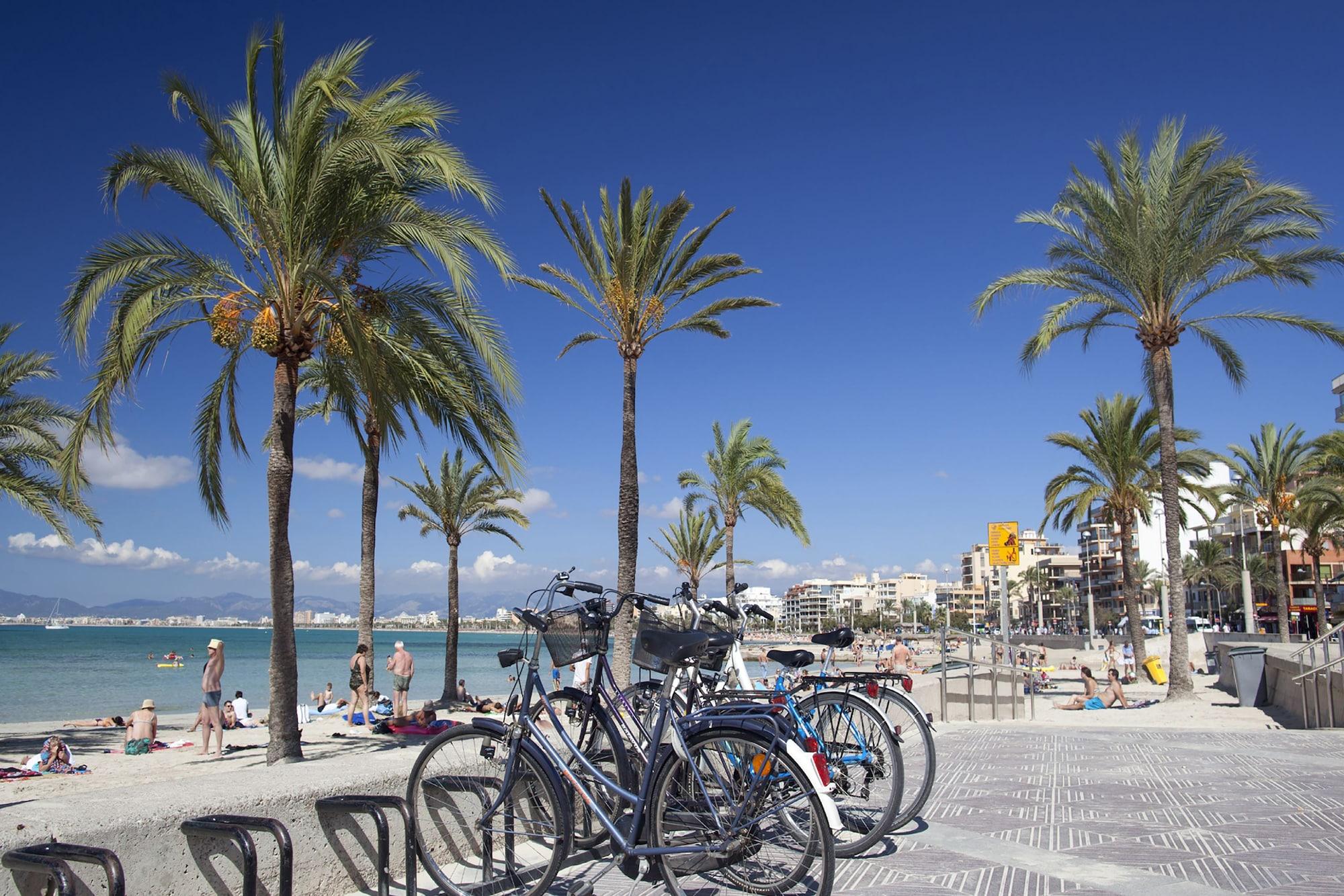 Varios whala!beach Hotel & Apartments