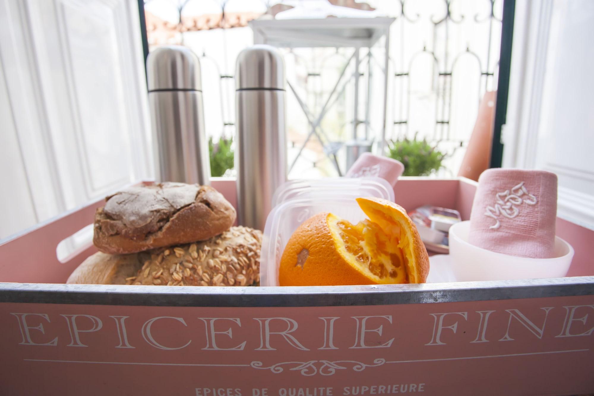 Restaurant Lisbon Inn Bica Suites