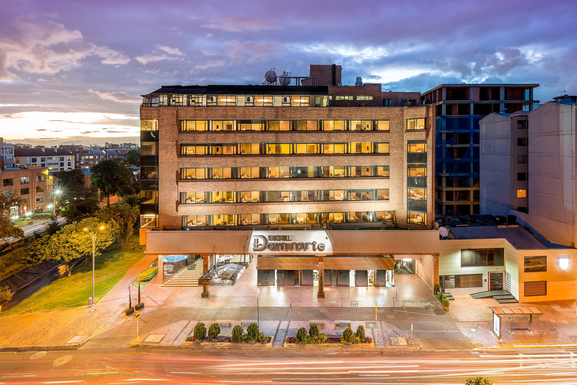 Vista Exterior Hotel Dann Norte Bogota