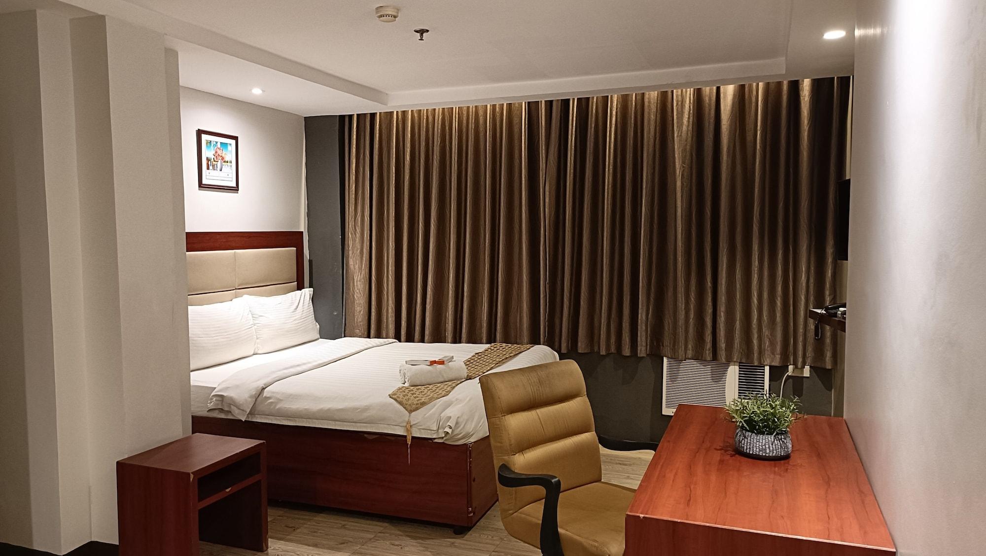Varios Cherry Midtown Hotel