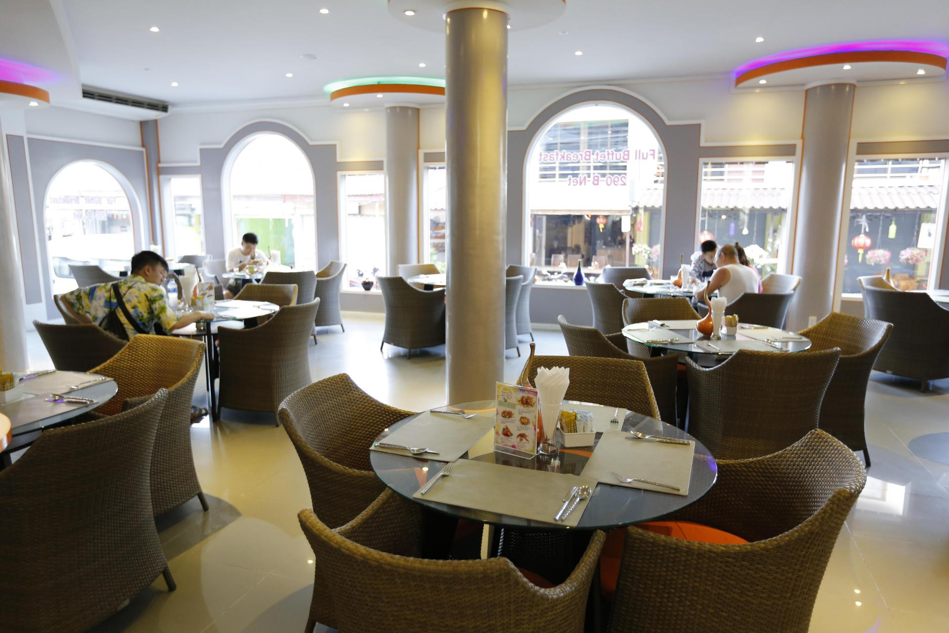 Restaurant Baan Kamala Fantasea Hotel